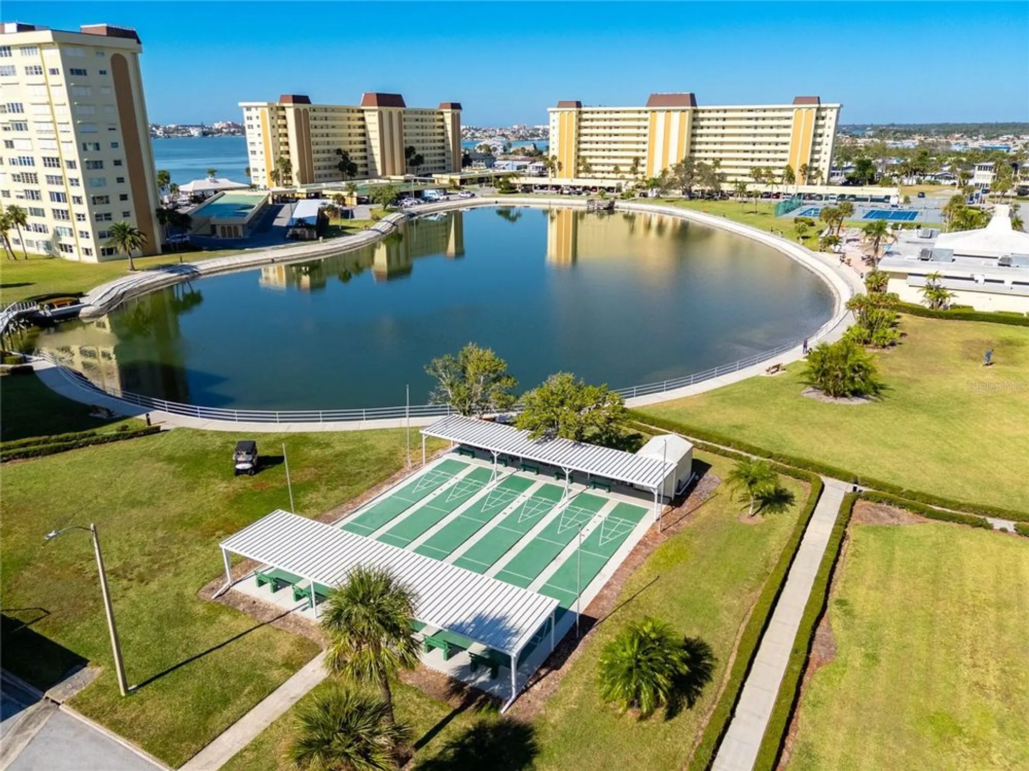 Property Slideshow image 31 of 39 | 4775 cove cir apt 203, St Petersburg, FL, 33708