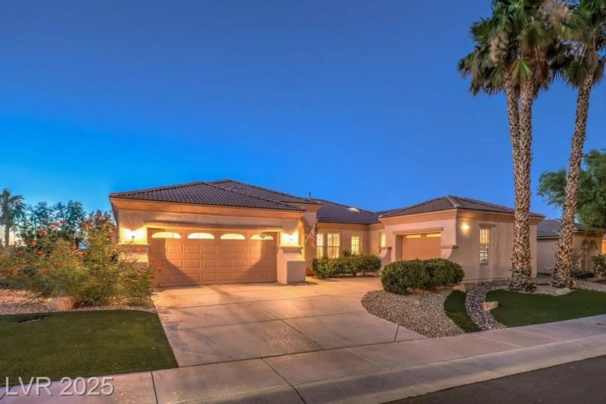 Property Slideshow image 1 of 39 | 10536 abisso dr, Las Vegas, NV, 89135