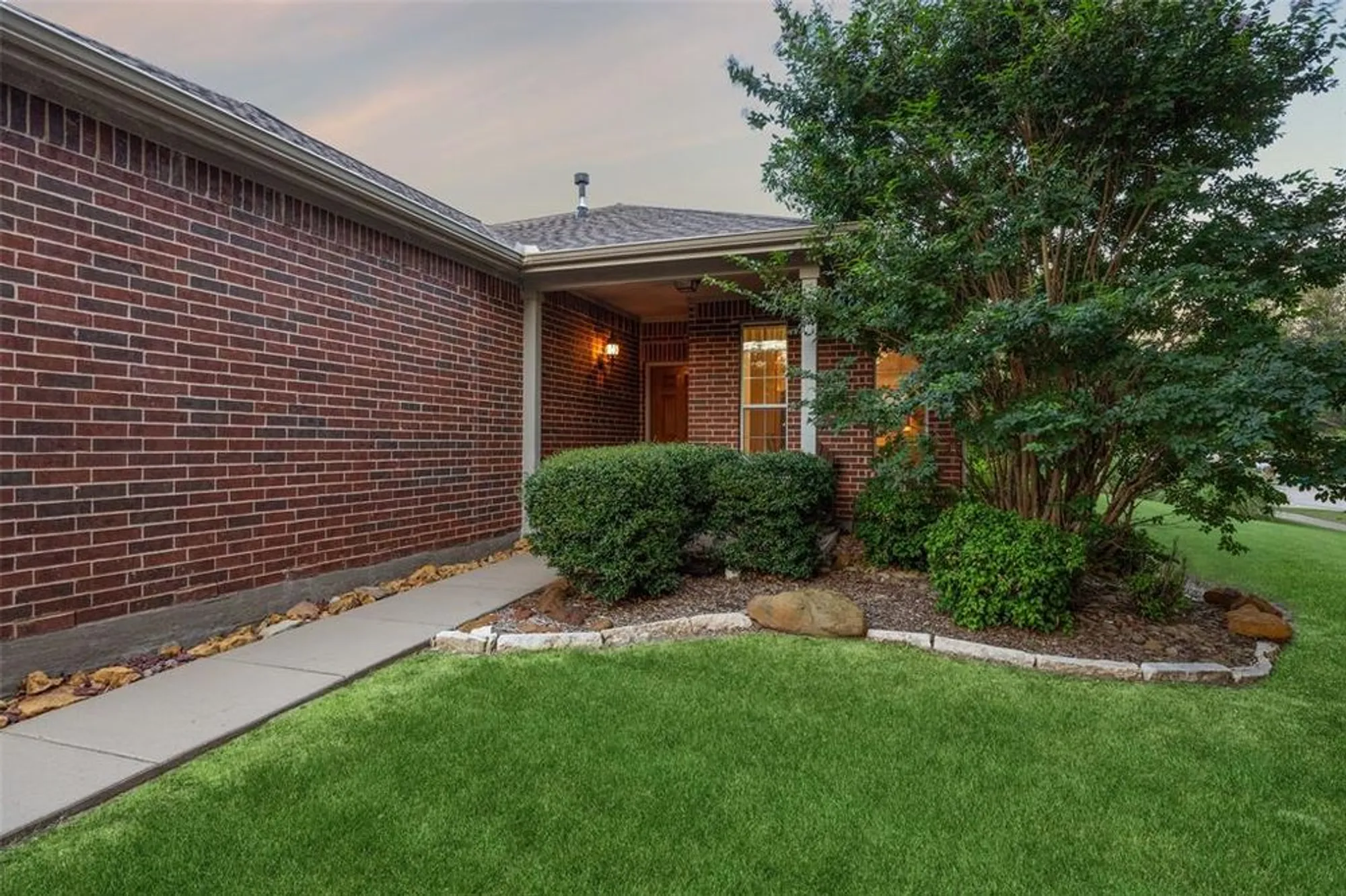 Property Slideshow image 6 of 34 | 7552 angel trace dr, Frisco, TX, 75036