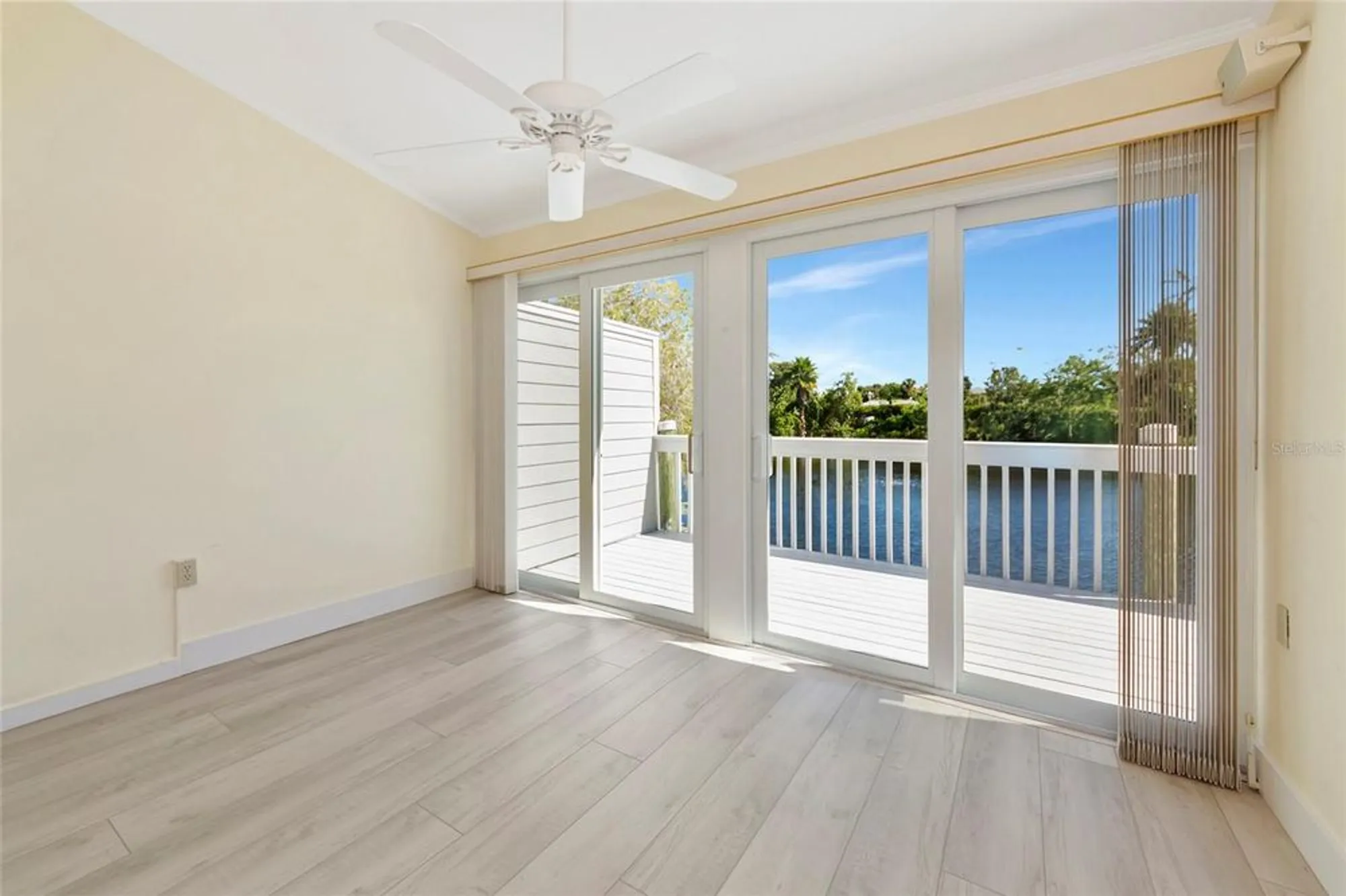 Property Slideshow image 22 of 63 | 515 woodstork cir, Bradenton, FL, 34209