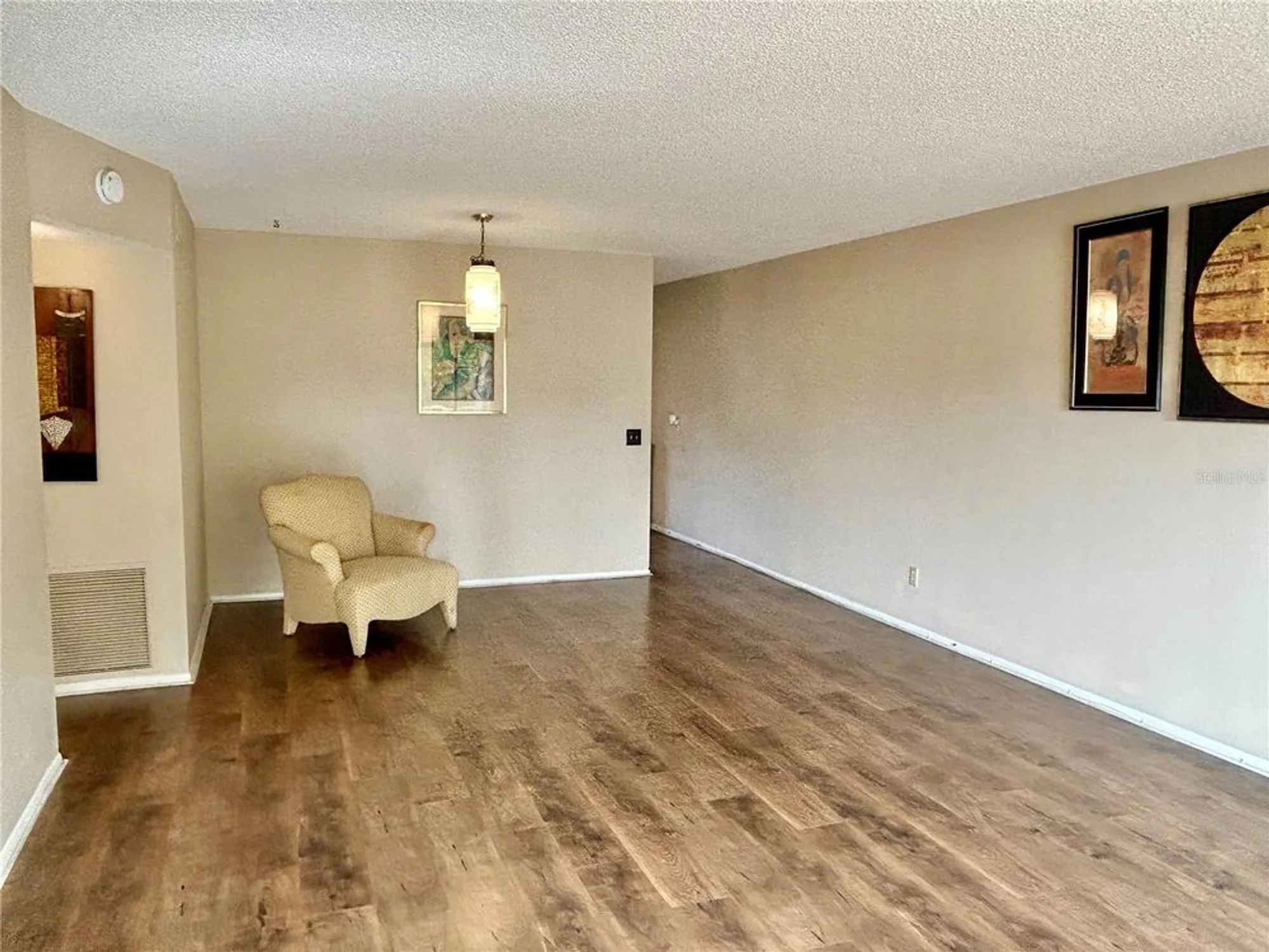 Property Slideshow image 4 of 48 | 2402 ecuadorian way apt 28, Clearwater, FL, 33763