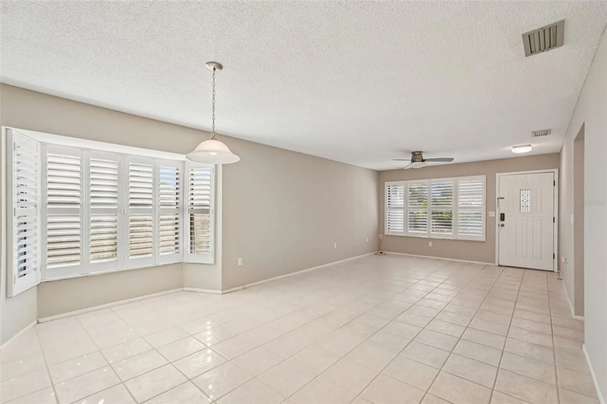 Property Slideshow image 8 of 47 | 5755 avista dr # 5755, Sarasota, FL, 34243