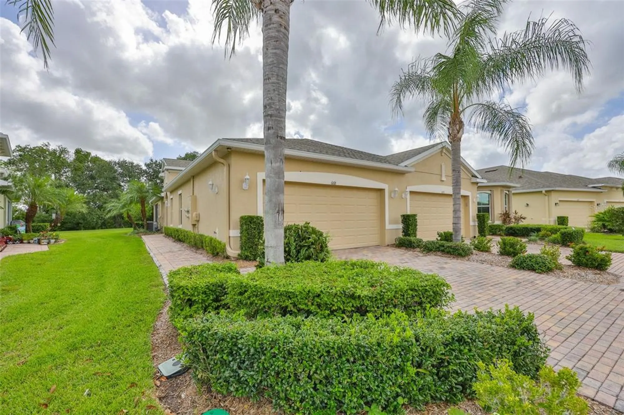 Property Slideshow image 1 of 24 | 668 chipper dr, Sun City Center, FL, 33573