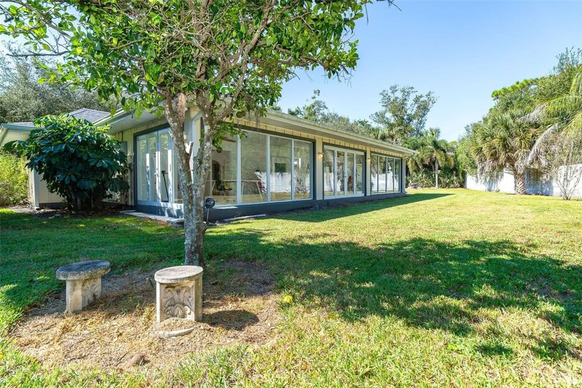 Property Slideshow image 35 of 43 | 12 golf view dr, Englewood, FL, 34223