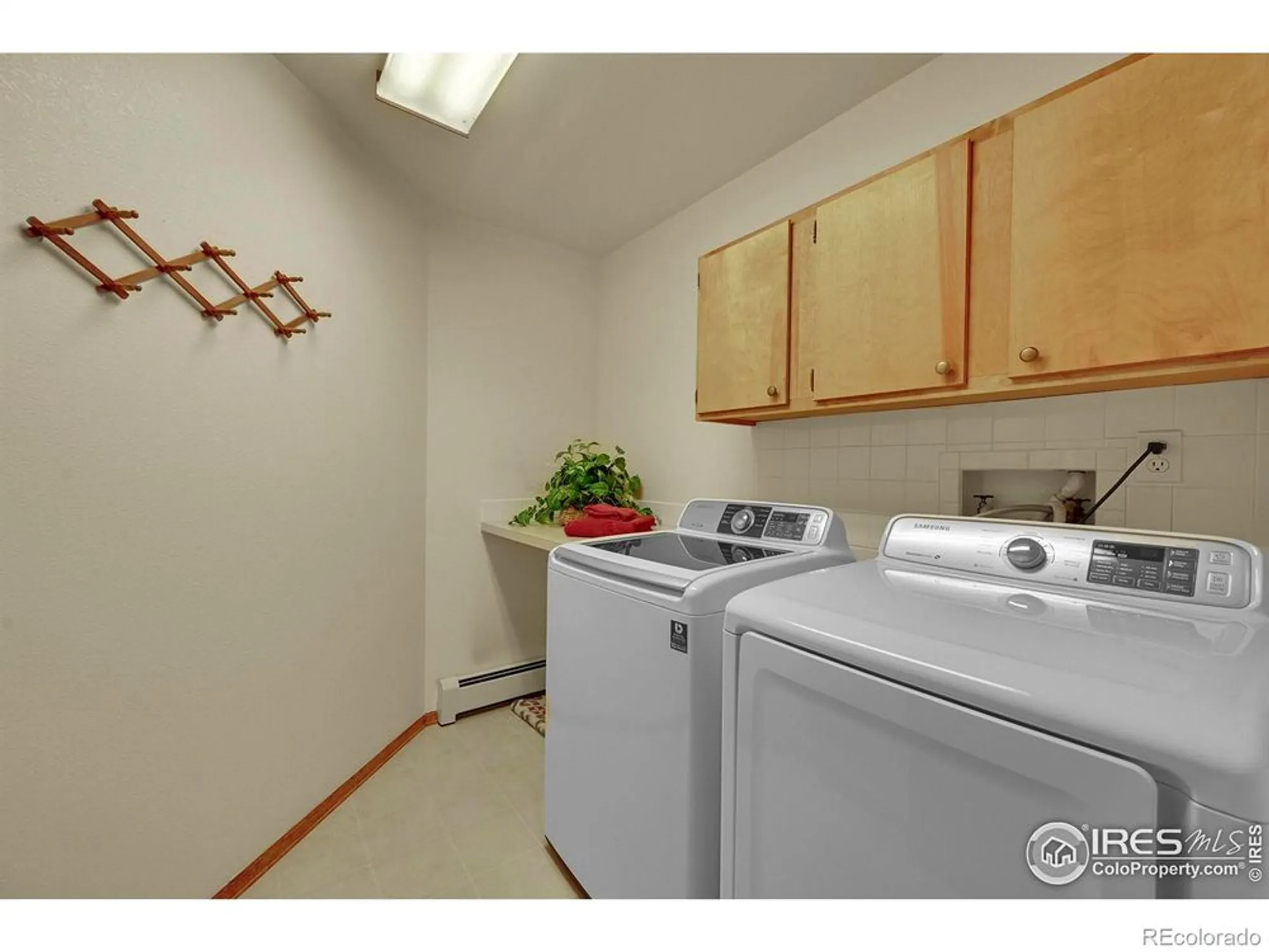 Property Slideshow image 10 of 17 | 1626 tulip ct, Longmont, CO, 80501