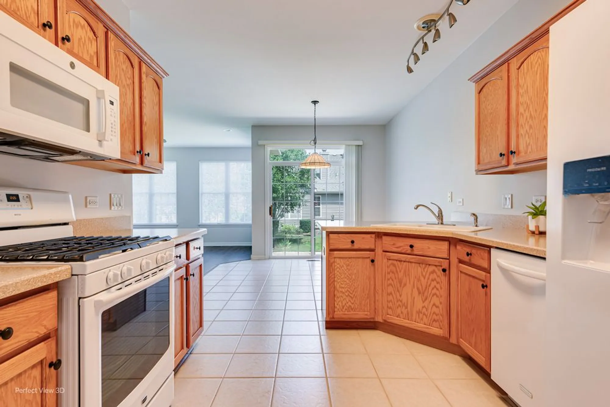 Property Slideshow image 8 of 29 | 16400 grandwood lake dr, Crest Hill, IL, 60403