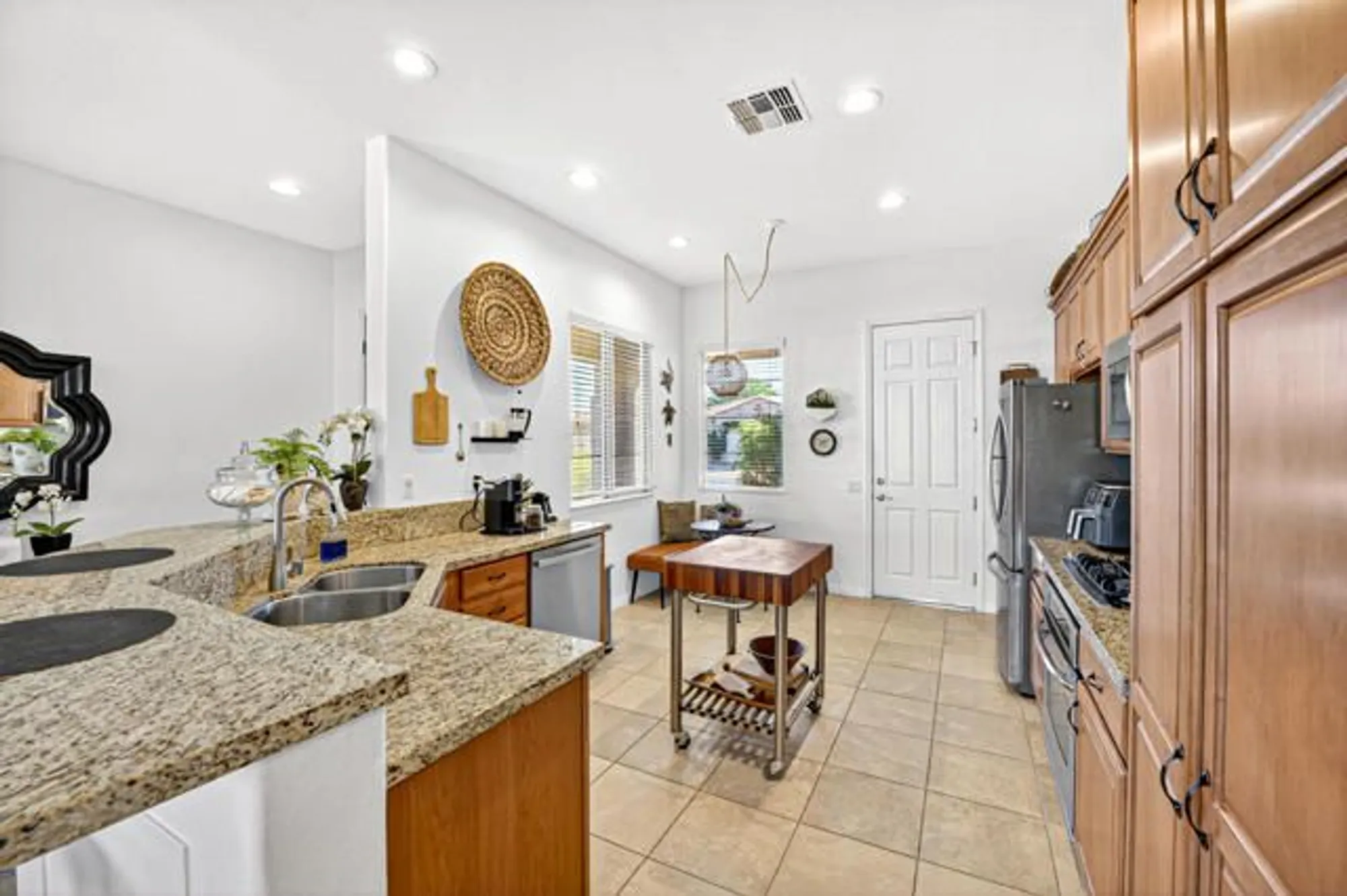 Property Slideshow image 10 of 57 | 81916 avenida del toro, Indio, CA, 92203