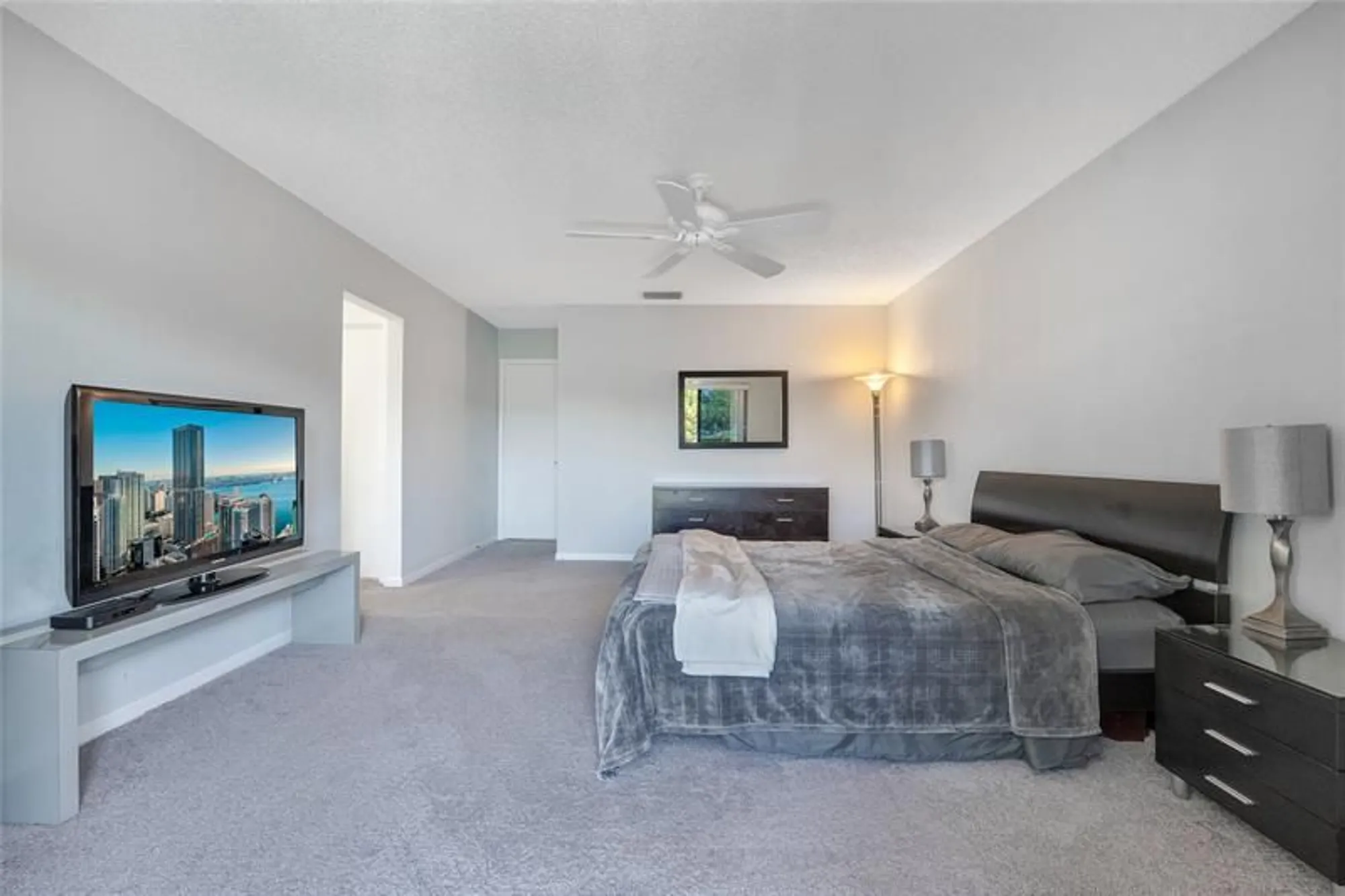 Property Slideshow image 22 of 33 | 21386 juego cir apt 10c, Boca Raton, FL, 33433