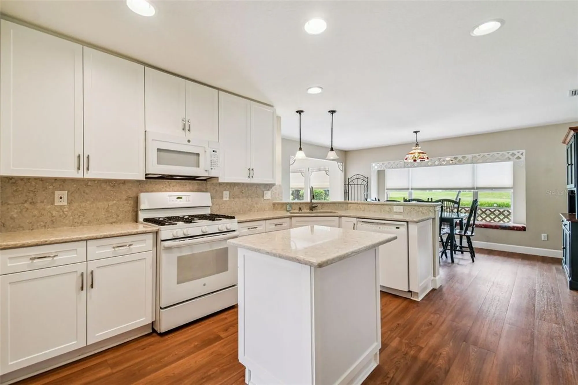 Property Slideshow image 7 of 44 | 2309 lyndhurst dr, Sun City Center, FL, 33573