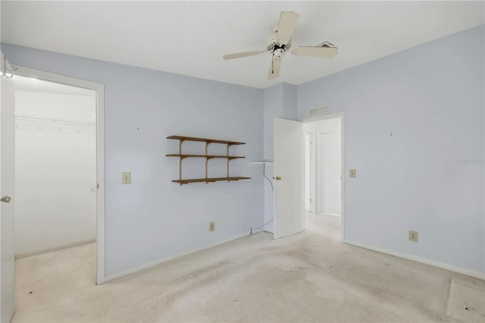 Property Slideshow image 8 of 18 | 725 camelia ct, Lady Lake, FL, 32159