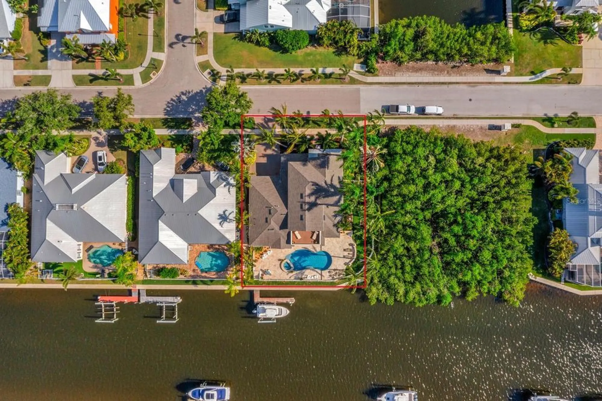 Property Slideshow image 39 of 45 | 703 islebay dr, Apollo Beach, FL, 33572