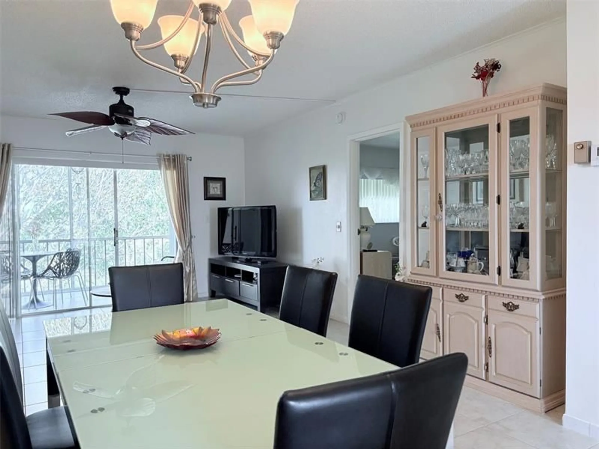Property Slideshow image 5 of 70 | 1055 country club dr 404, Margate, FL, 33063