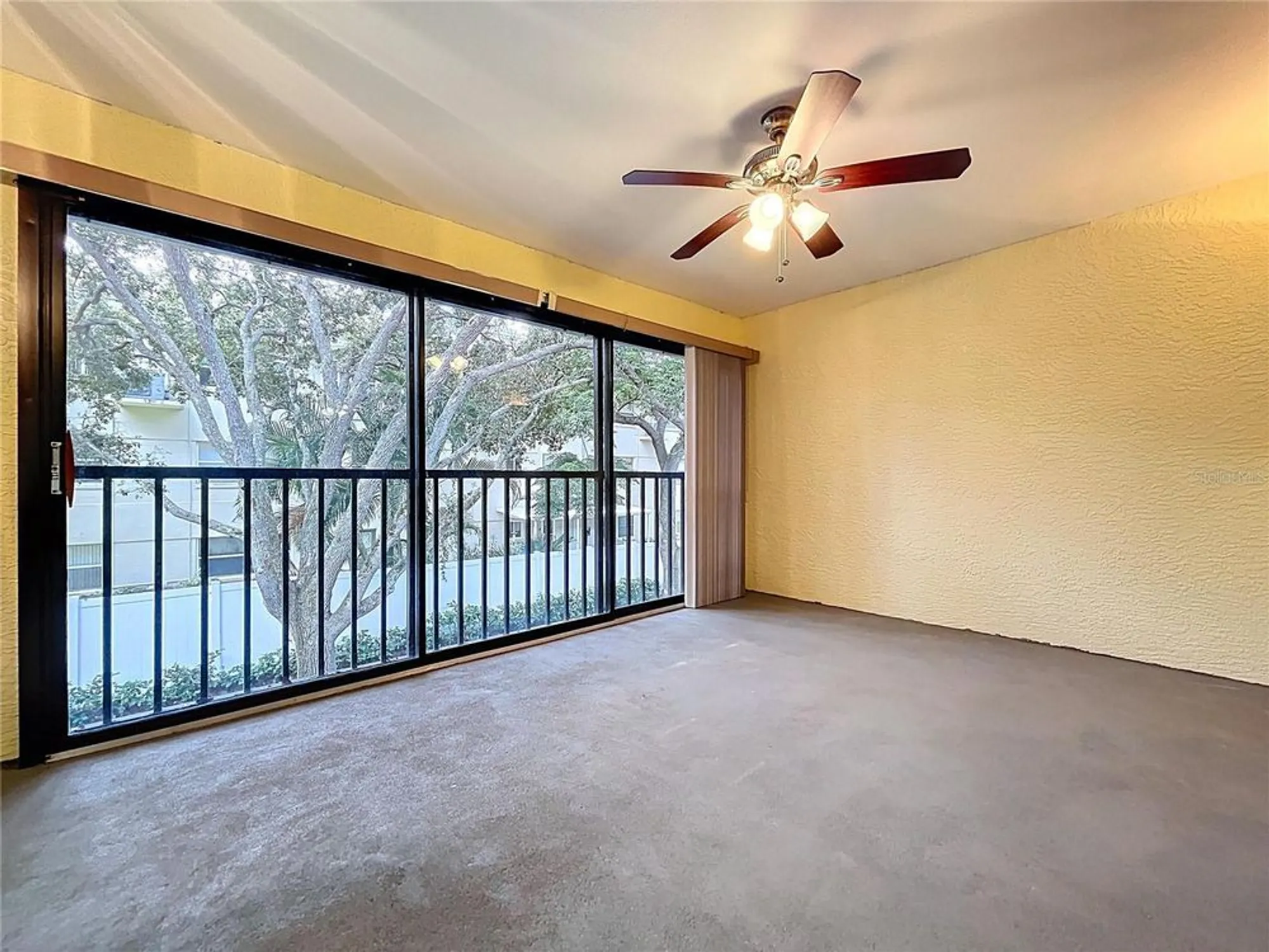 Property Slideshow image 48 of 59 | 2020 lakeview dr apt 203, Clearwater, FL, 33763