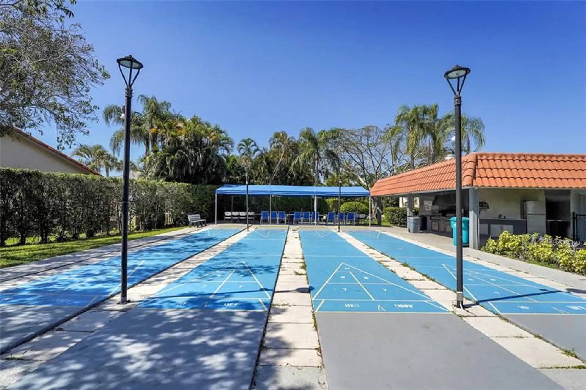 Property Slideshow image 36 of 50 | 8980 s hollybrook blvd 304, Pembroke Pines, FL, 33025