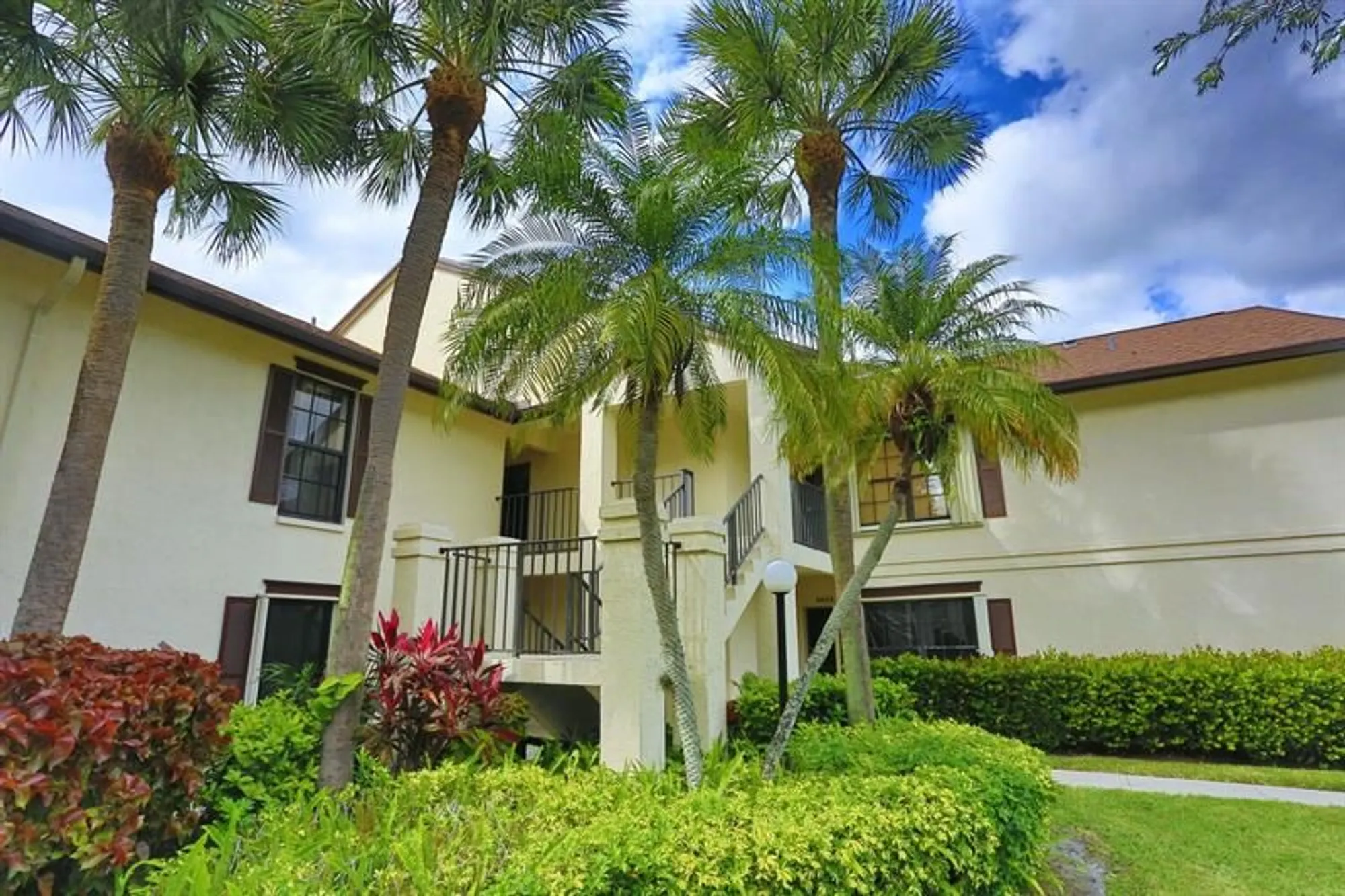 Property Slideshow image 6 of 52 | 3409 jog park dr # 3409, Greenacres, FL, 33467