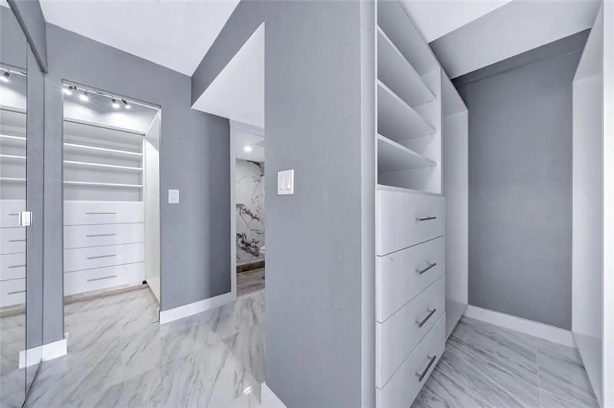 Property Slideshow image 15 of 53 | 1100 saint charles pl 708, Pembroke Pines, FL, 33026