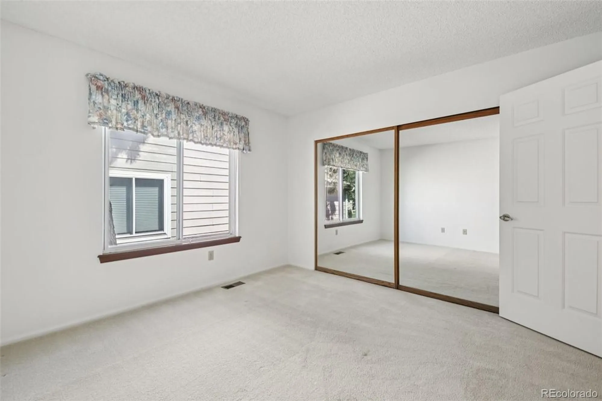 Property Slideshow image 21 of 47 | 6 abernathy ct, Highlands Ranch, CO, 80130