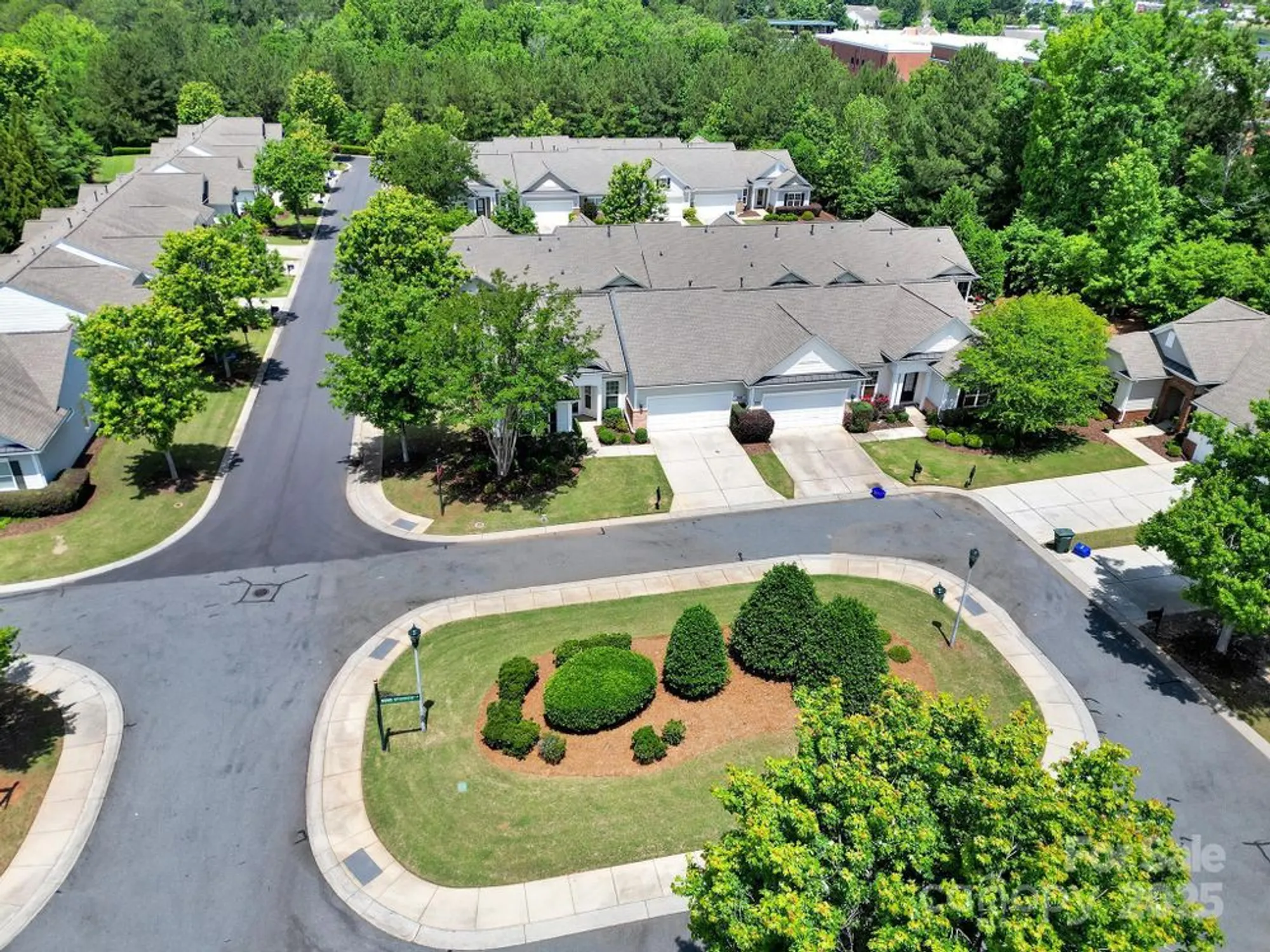 Property Slideshow image 27 of 41 | 28129 song sparrow ln, Fort Mill, SC, 29707