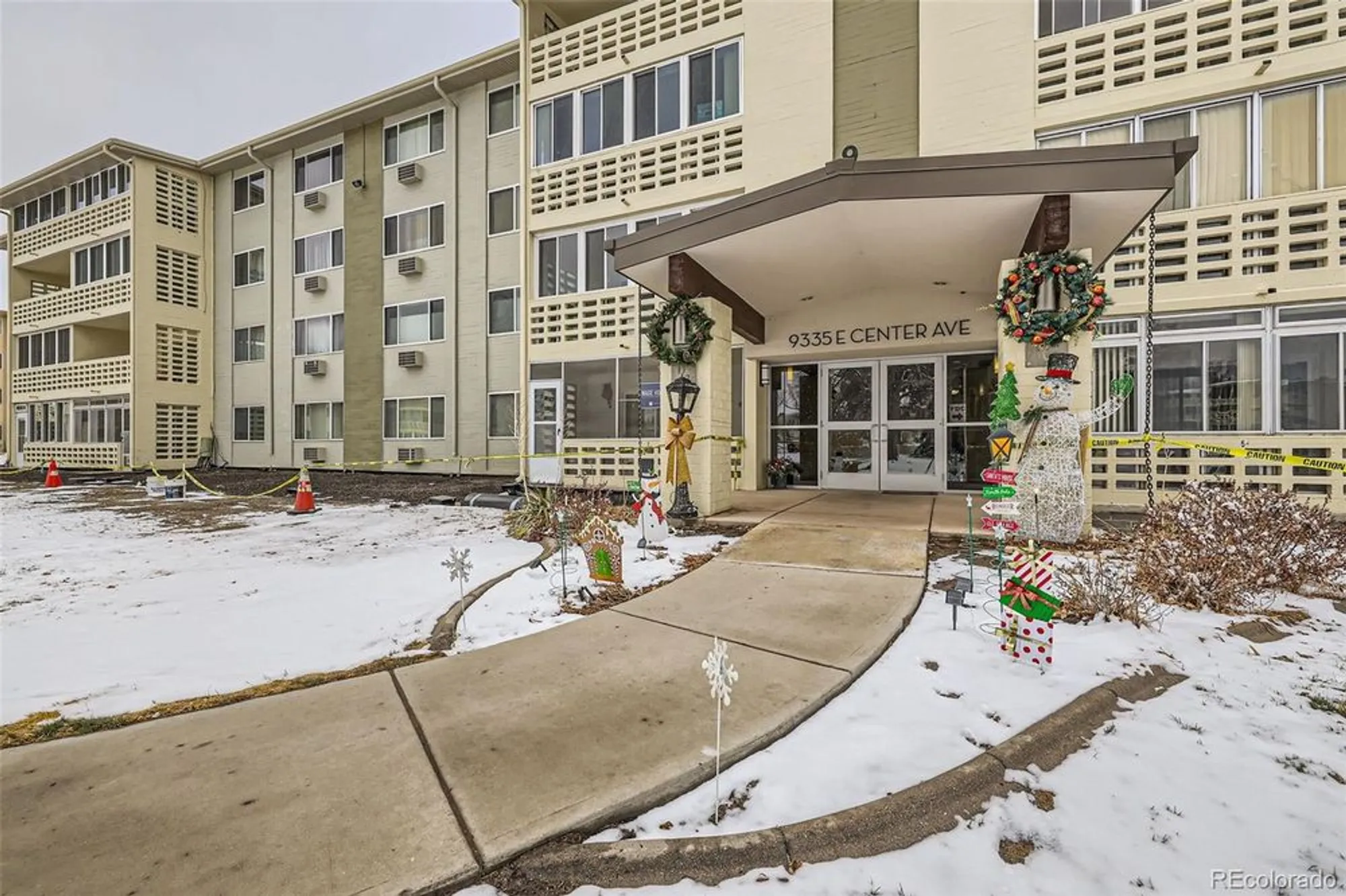 Property Slideshow image 3 of 32 | 9335 e center ave 4b, Denver, CO, 80247