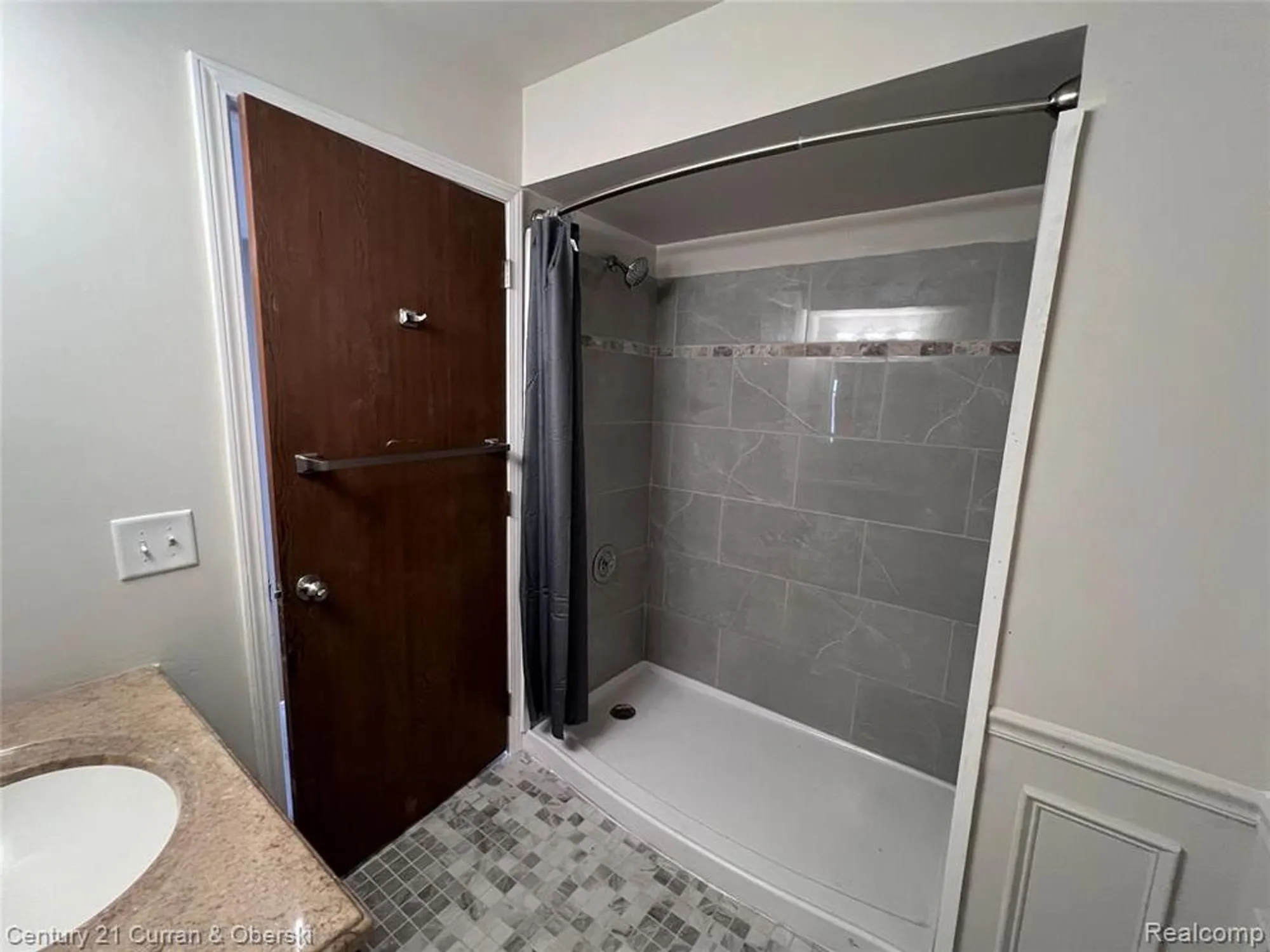 Property Slideshow image 16 of 28 | 61958 ticonderoga dr, South Lyon, MI, 48178
