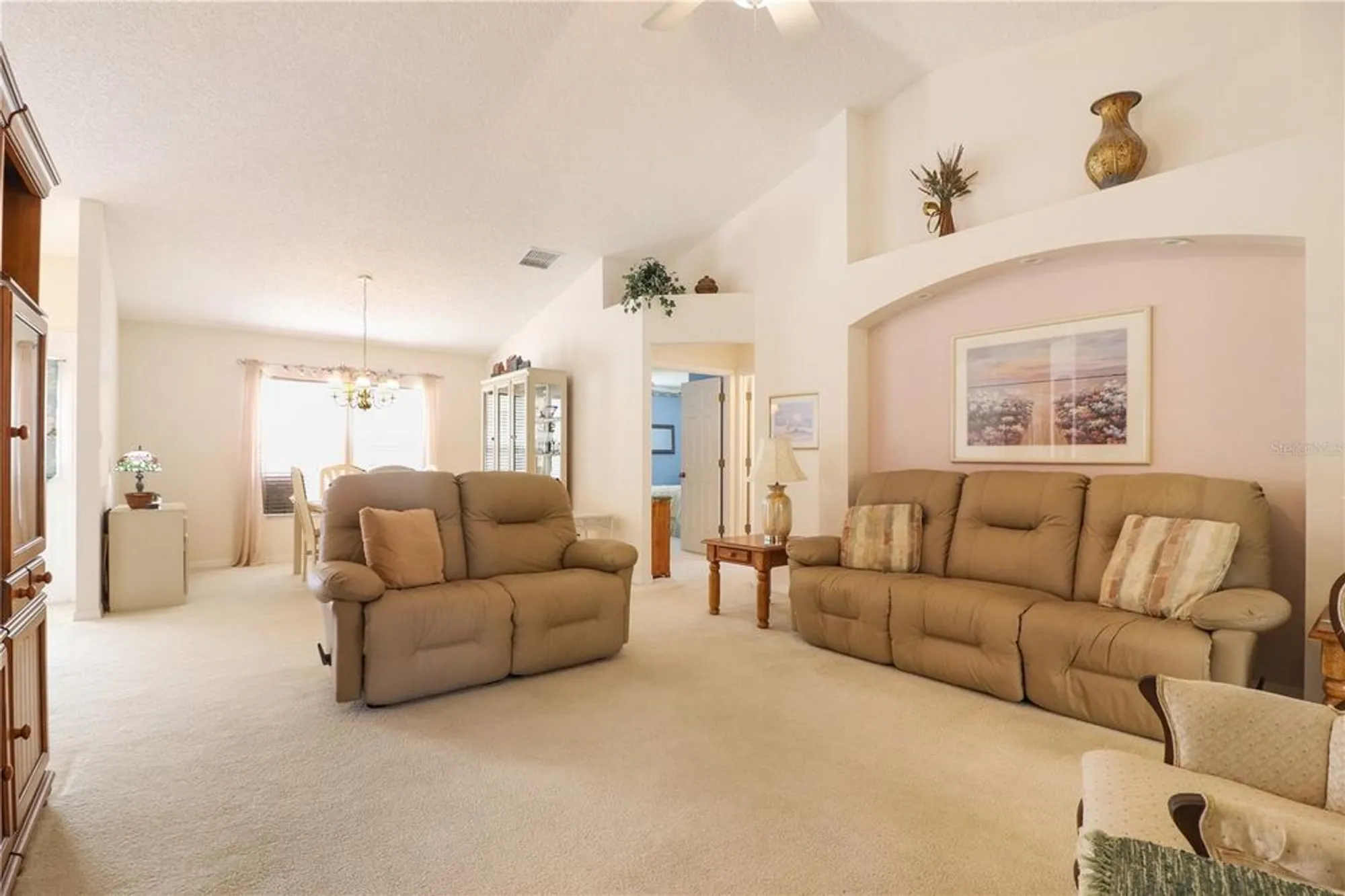 Property Slideshow image 5 of 22 | 25339 crestwater dr, Leesburg, FL, 34748