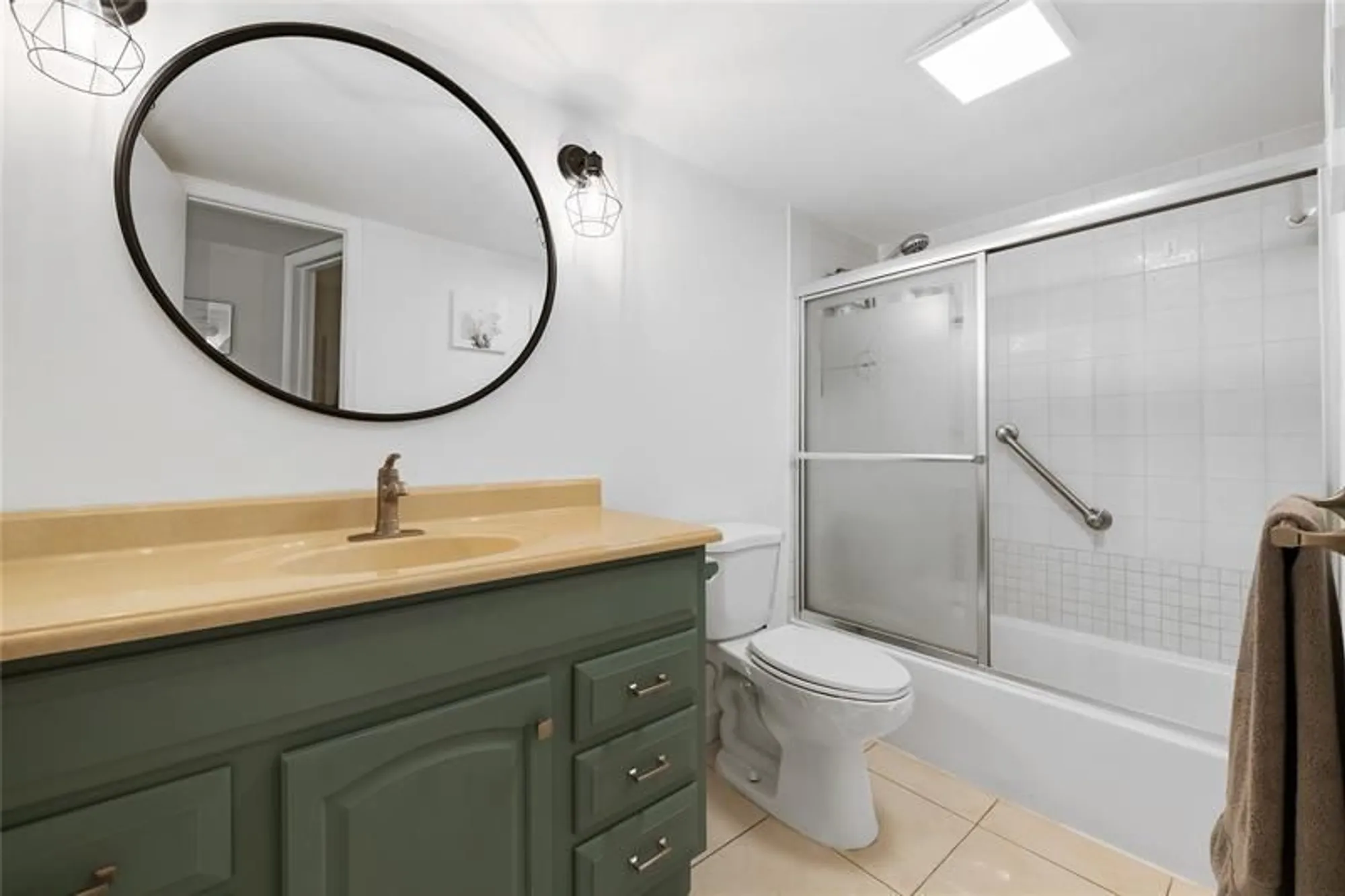 Property Slideshow image 18 of 27 | 3581 inverrary dr apt 104, Lauderhill, FL, 33319