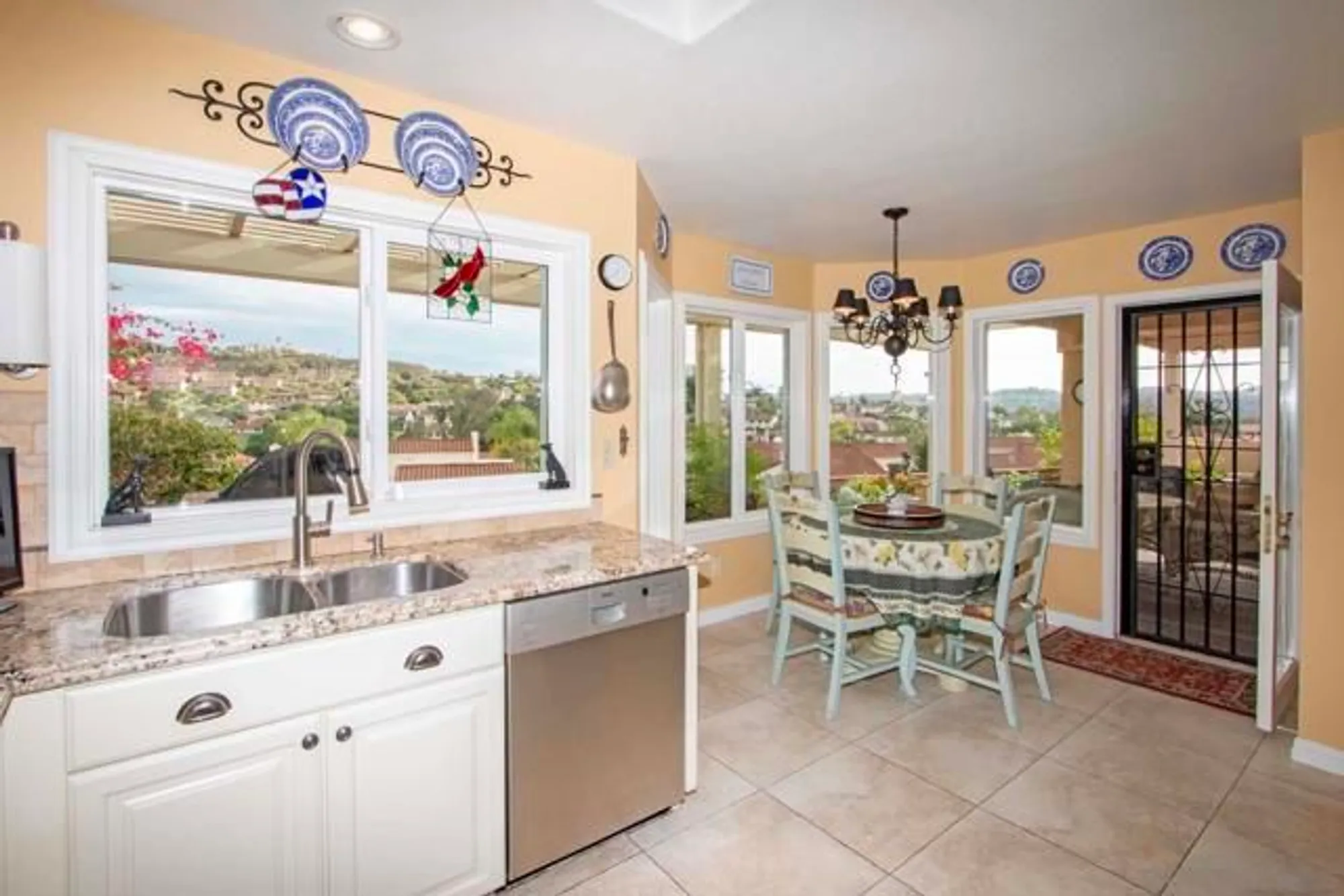 Property Slideshow image 15 of 48 | 17639 caminito hercuba, San Diego, CA, 92128