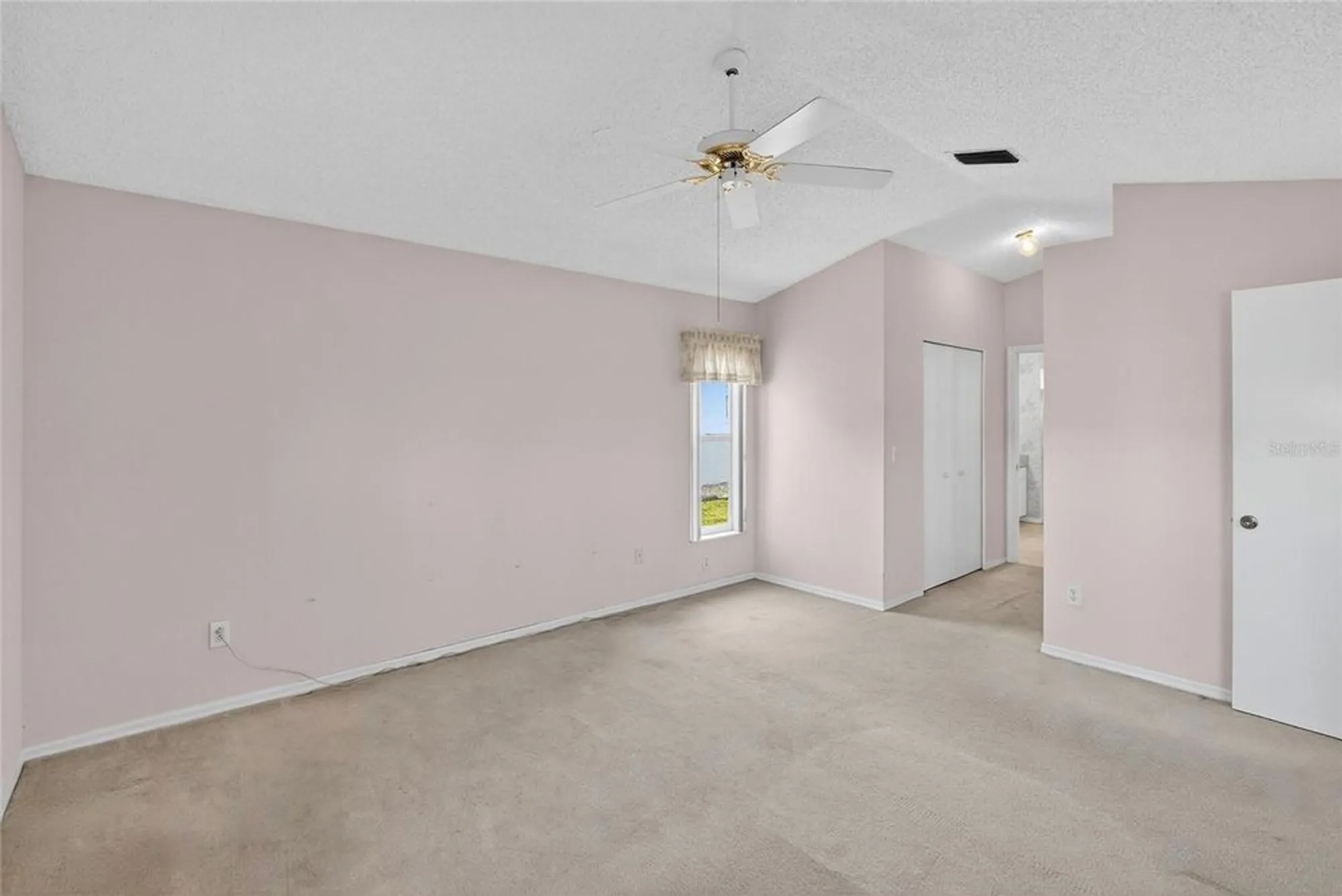Property Slideshow image 19 of 50 | 331 caloosa palms ct, Sun City Center, FL, 33573