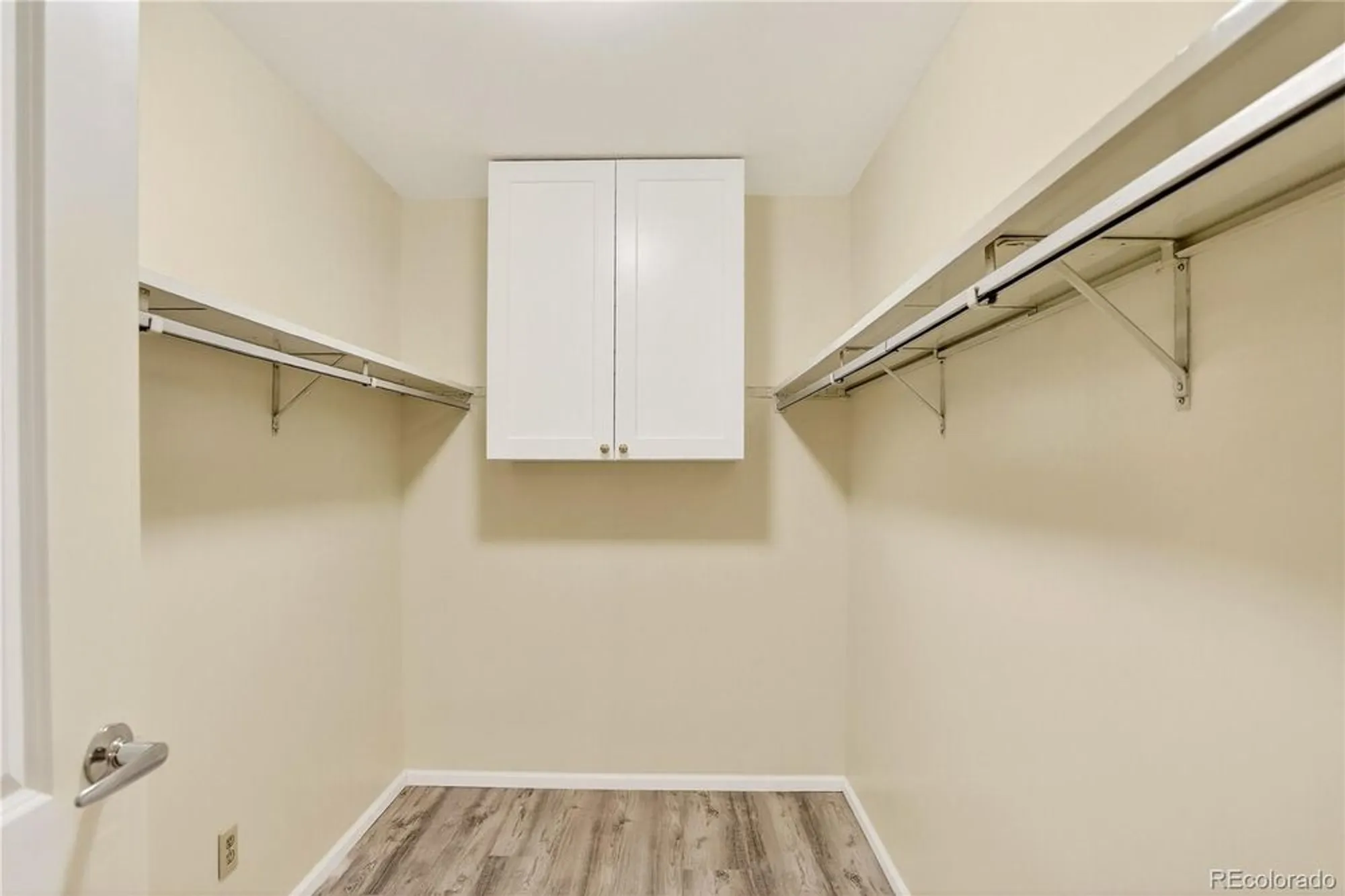 Property Slideshow image 6 of 28 | 3124 s wheeling way 404, Aurora, CO, 80014