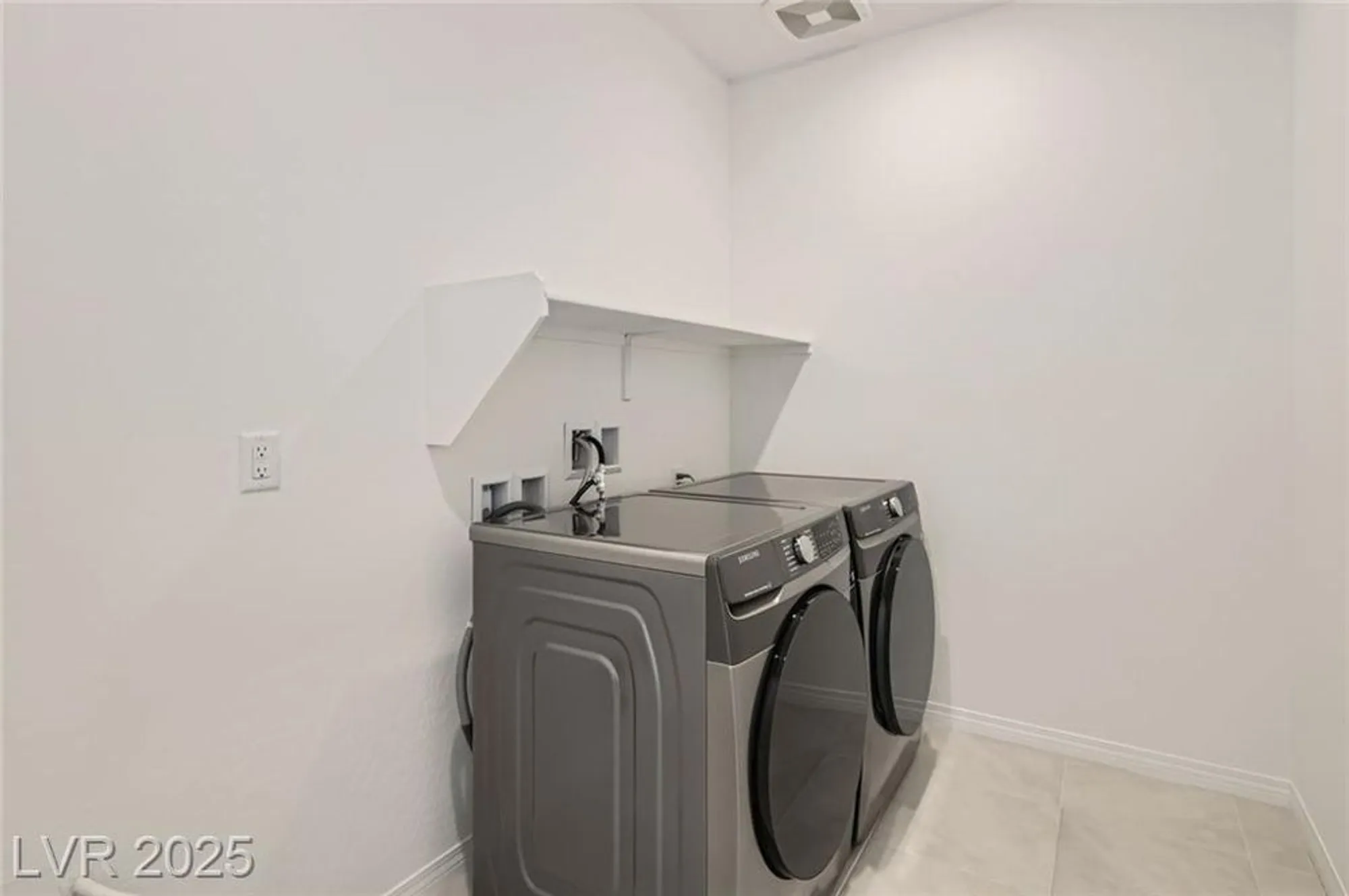 Property Slideshow image 24 of 29 | 58 sun lily ln, Henderson, NV, 89011