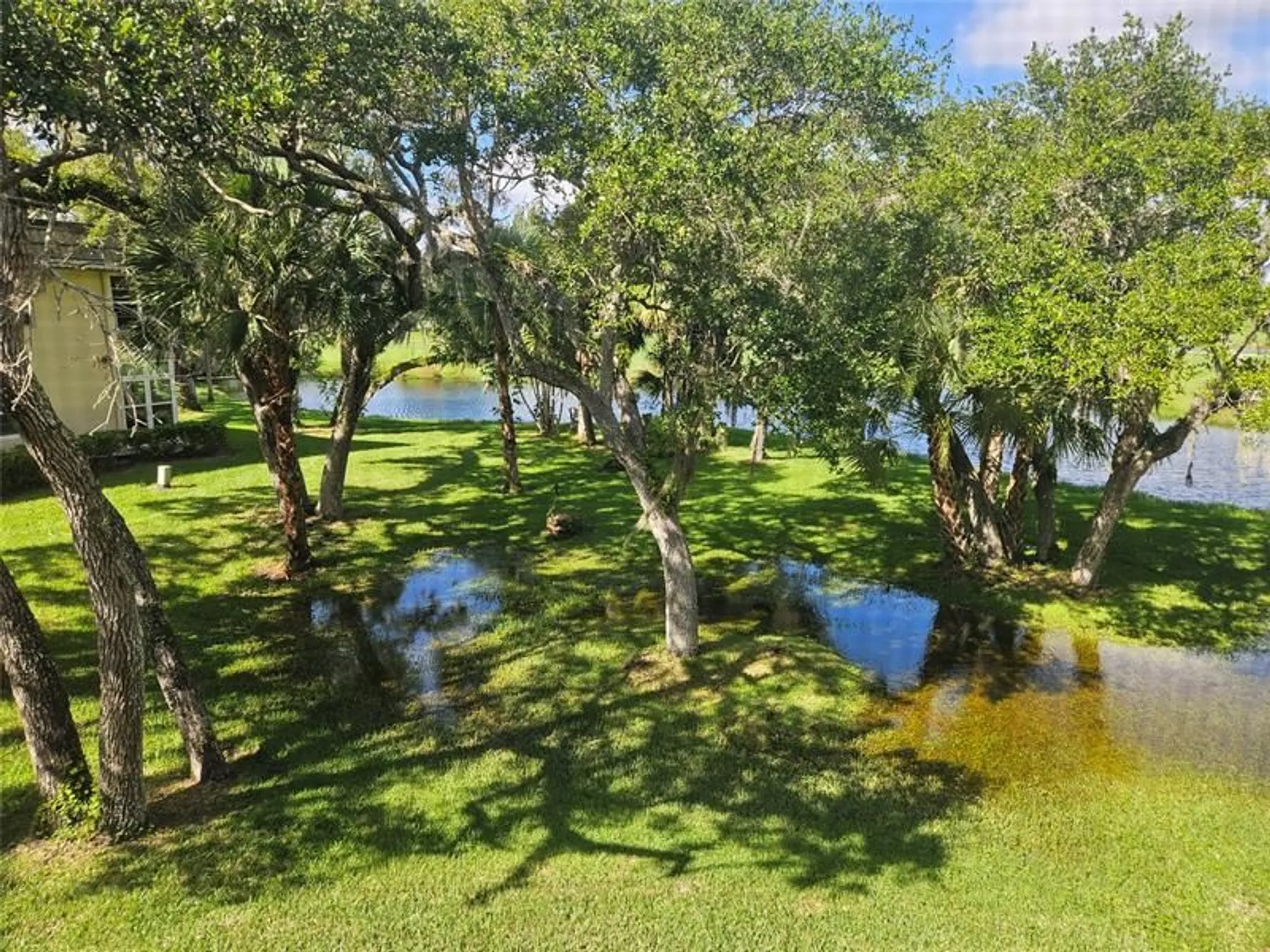 Property Slideshow image 28 of 35 | 15 vista gardens trl apt 206, Vero Beach, FL, 32962