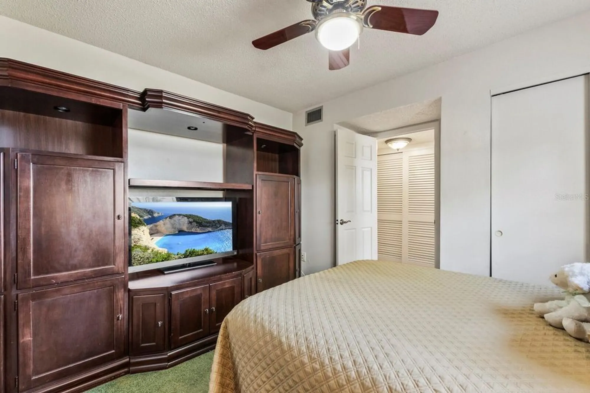 Property Slideshow image 19 of 35 | 4015 lake bayshore dr # 108, Bradenton, FL, 34205