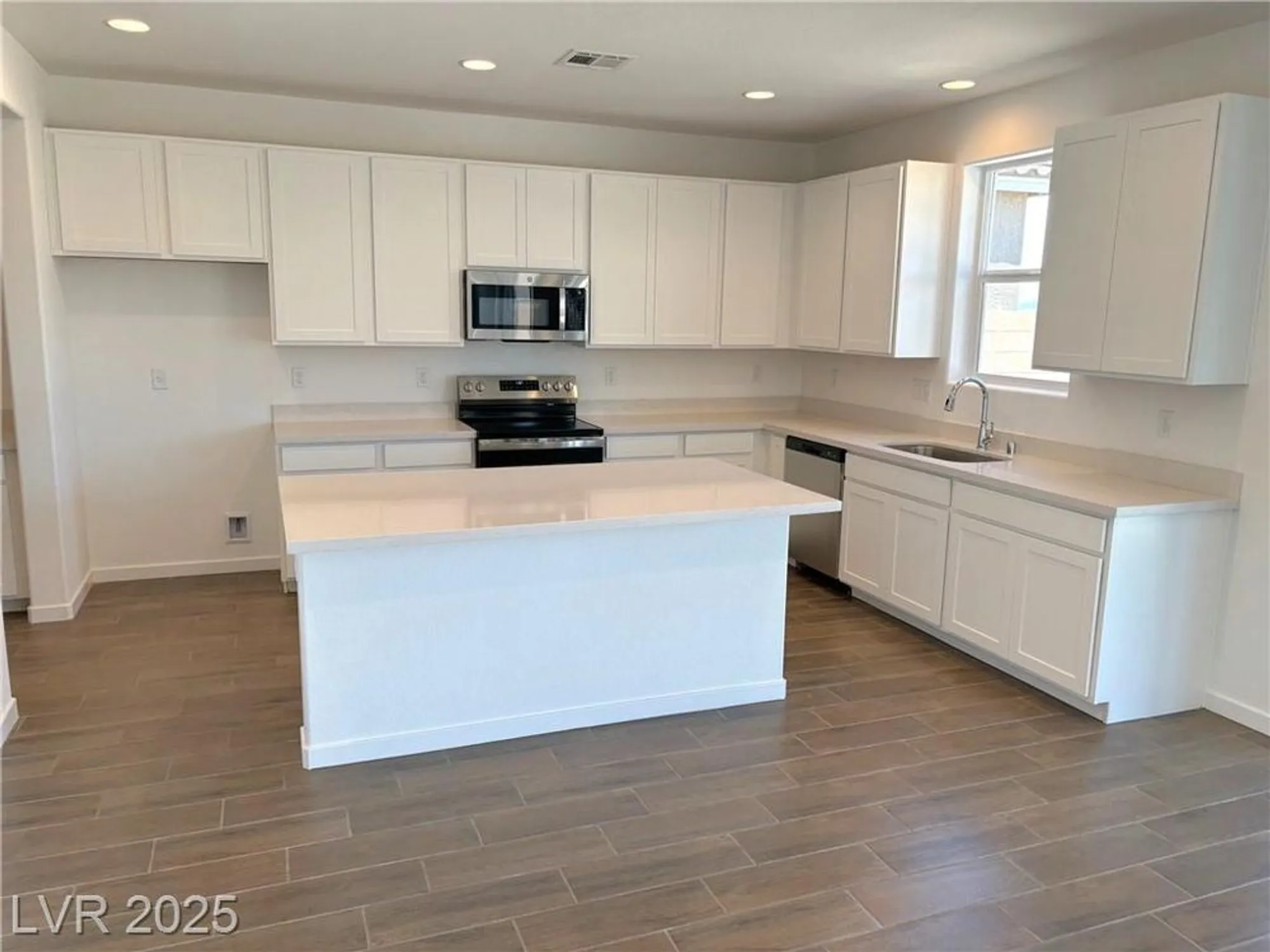 Property Slideshow image 11 of 30 | 5688 e badlands ln, Pahrump, NV, 89061