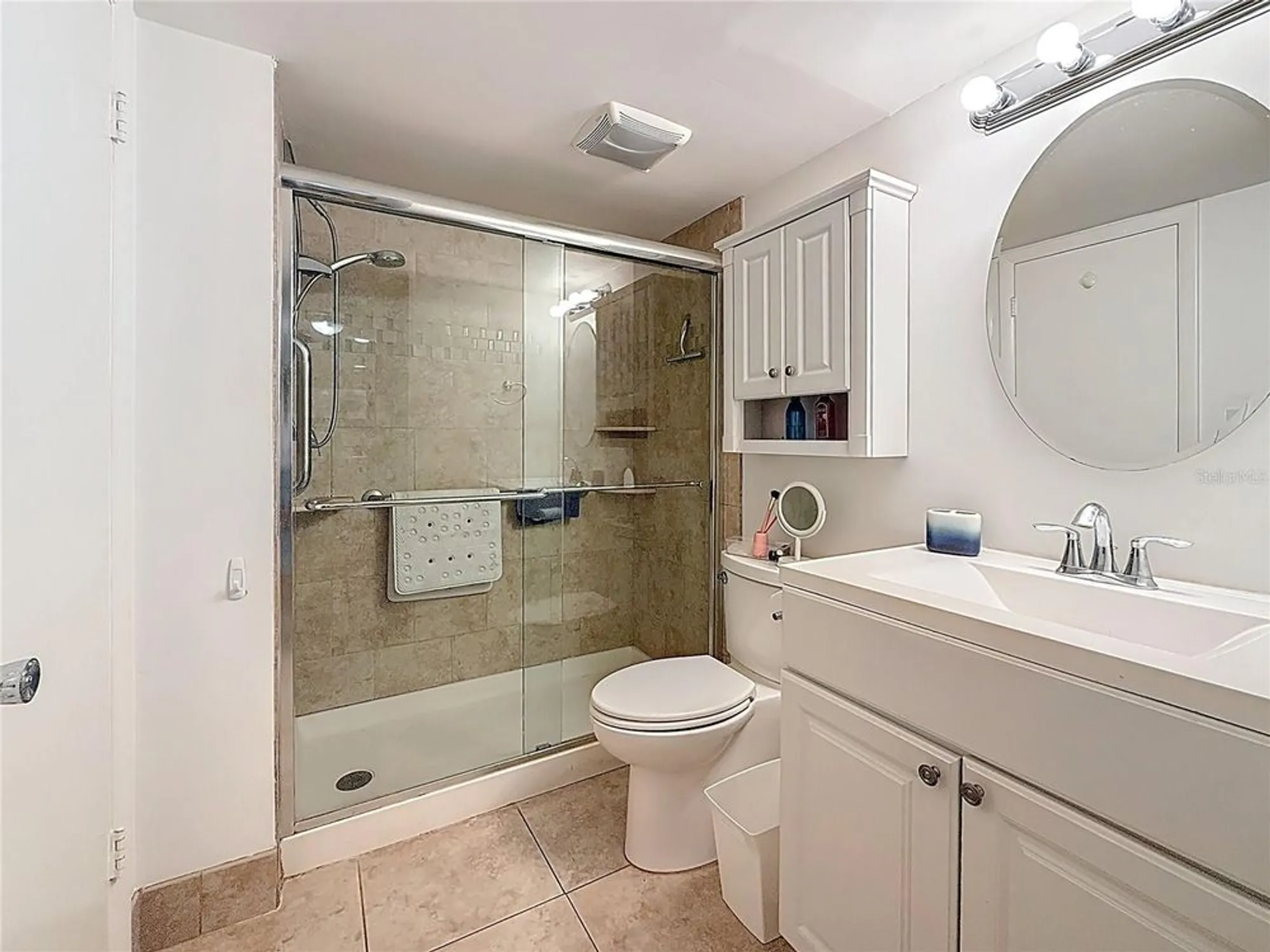Property Slideshow image 30 of 61 | 4725 cove cir apt 908, St Petersburg, FL, 33708