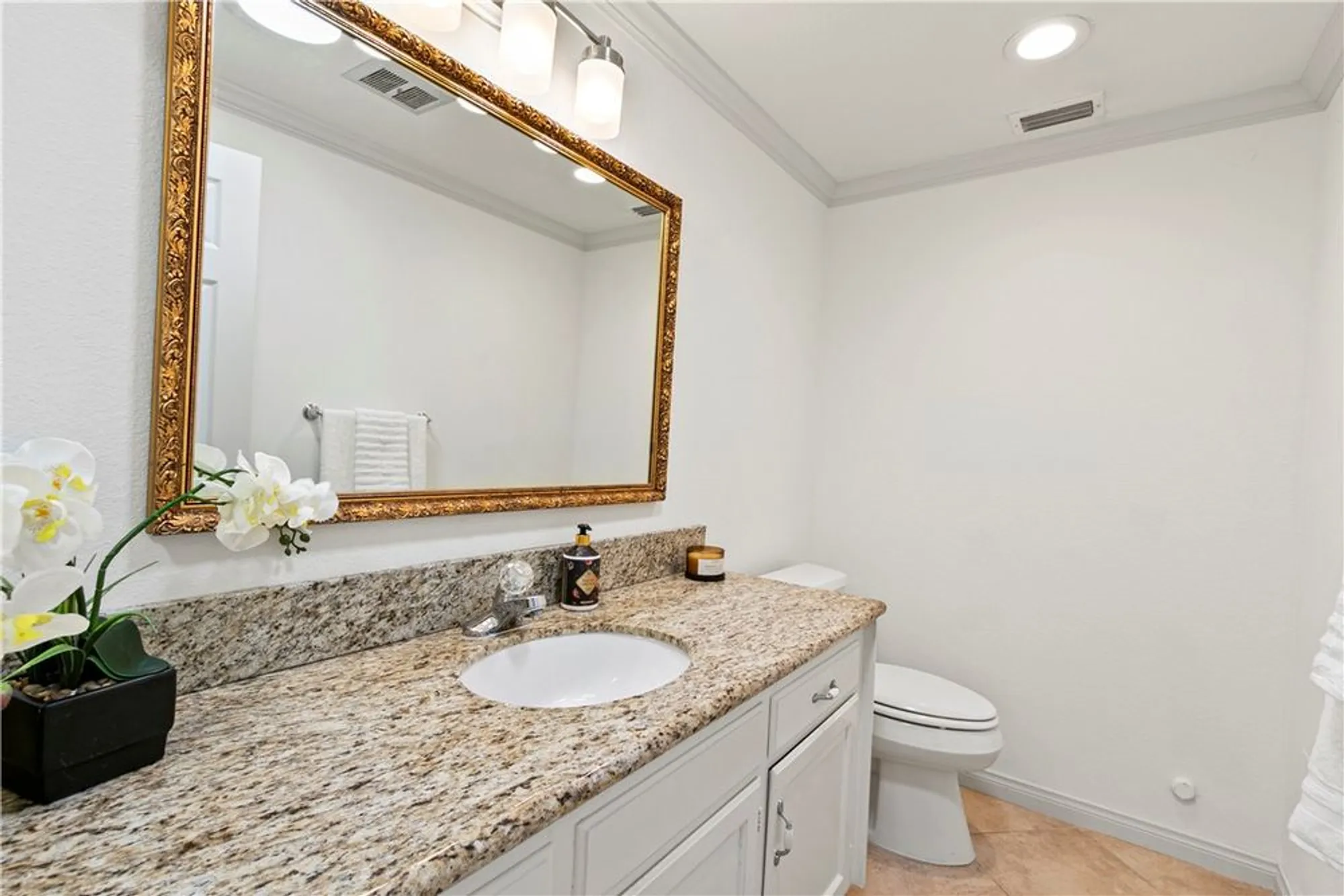 Property Slideshow image 13 of 24 | 2044 via mariposa e a, Laguna Woods, CA, 92637