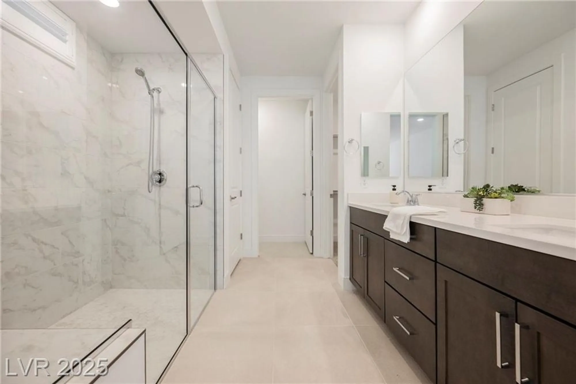 Property Slideshow image 16 of 24 | 19 desert ivy ln, Henderson, NV, 89011