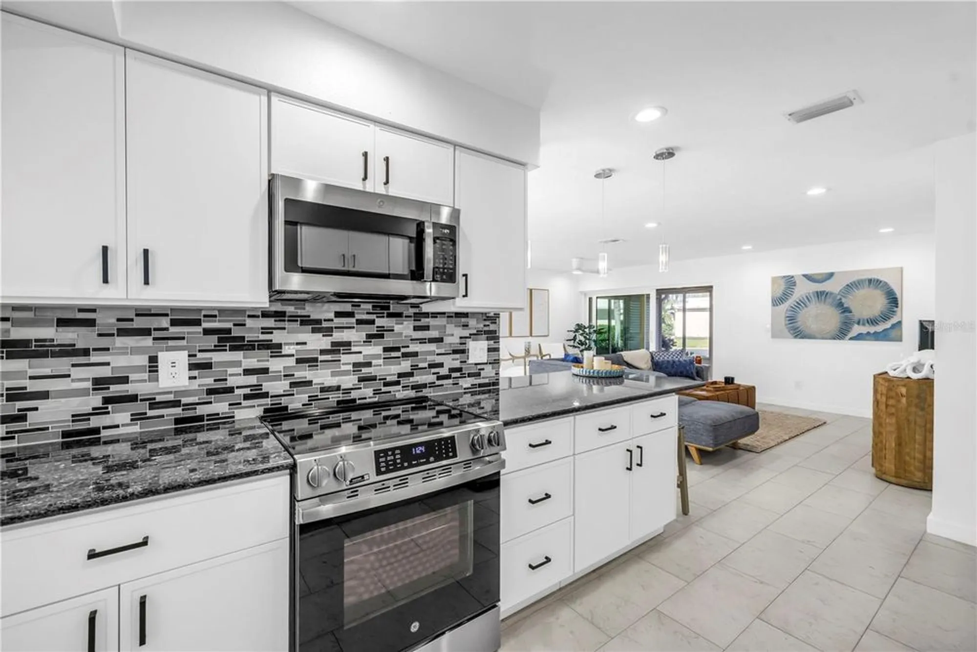 Property Slideshow image 14 of 60 | 111 whispering sands cir # v38, Sarasota, FL, 34242