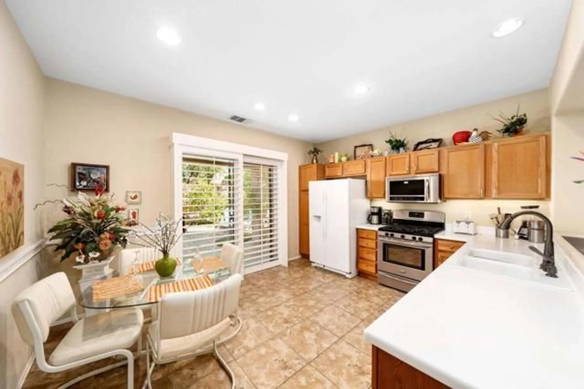 Property Slideshow image 5 of 9 | 78658 rockwell cir, Palm Desert, CA, 92211