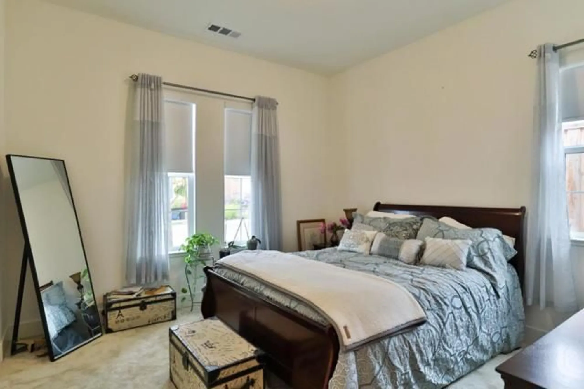 Property Slideshow image 30 of 52 | 2102 white oak dr, Hollister, CA, 95023