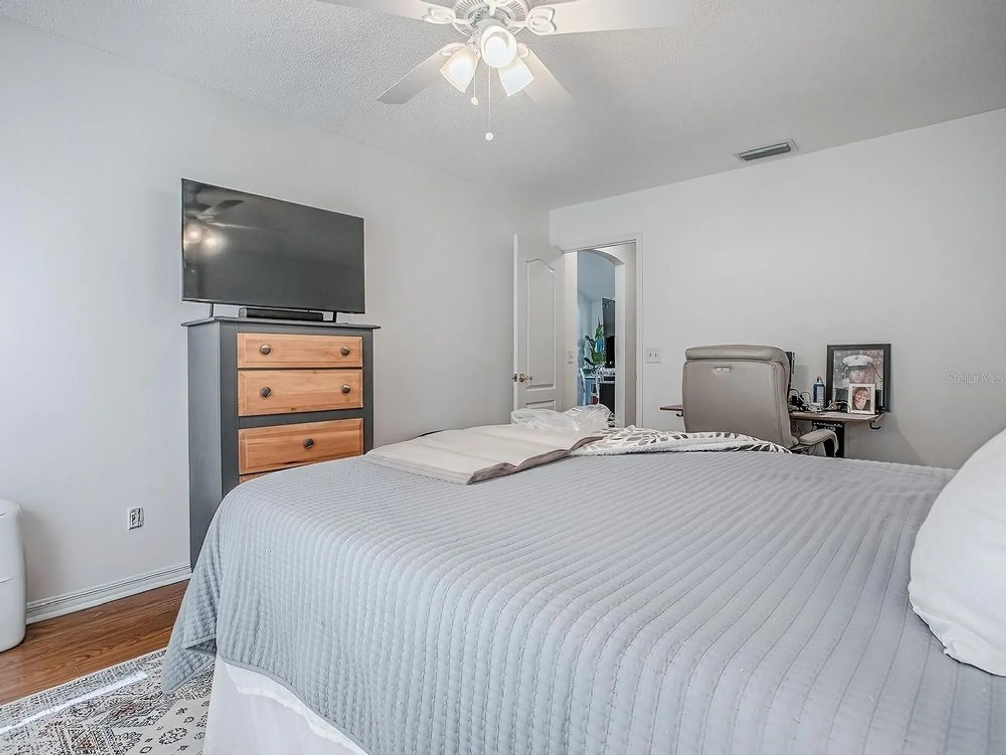 Property Slideshow image 17 of 42 | 2412 merida cir, The Villages, FL, 32162