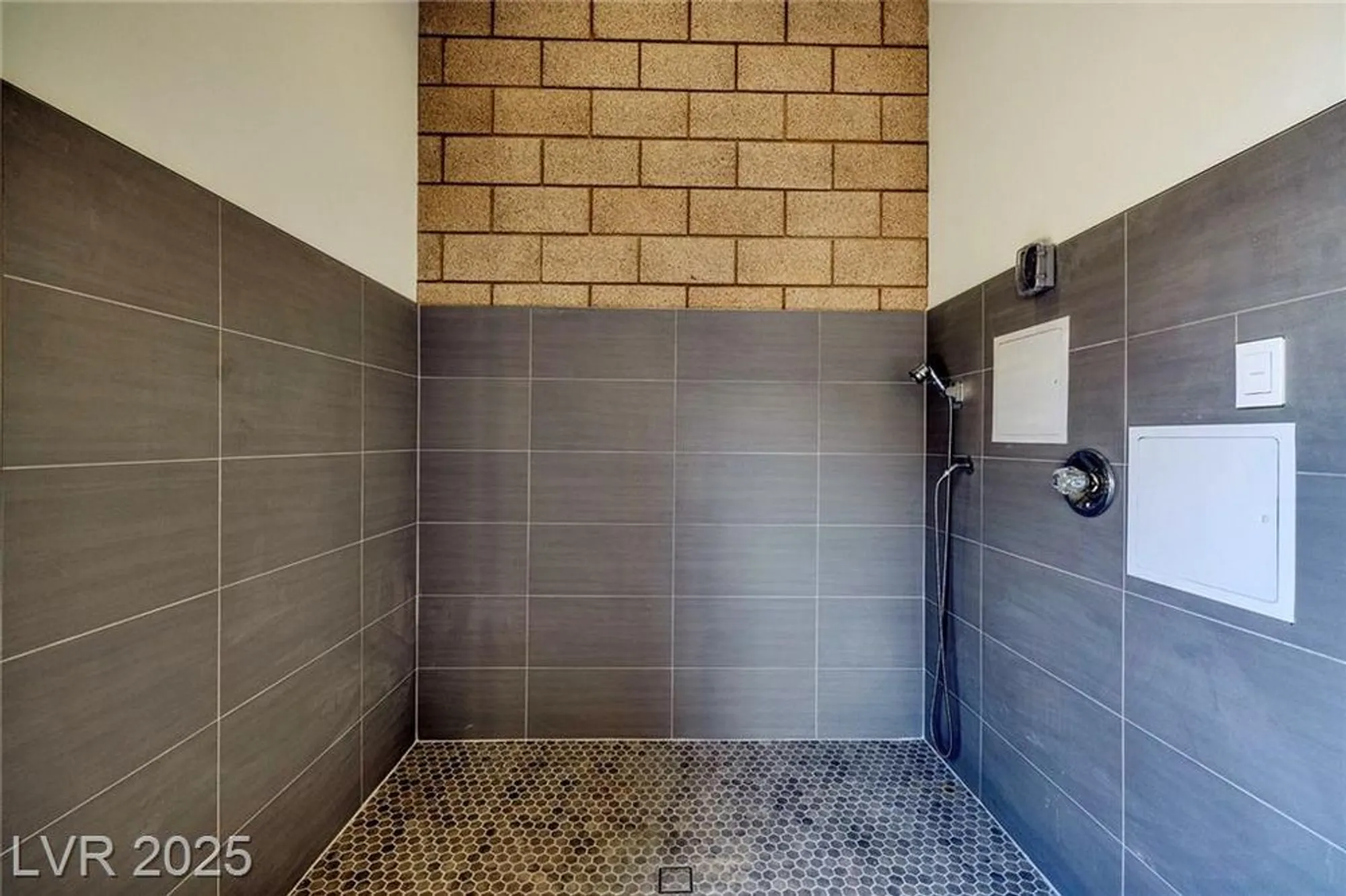 Property Slideshow image 59 of 65 | 37 reflection shores ln, Henderson, NV, 89011