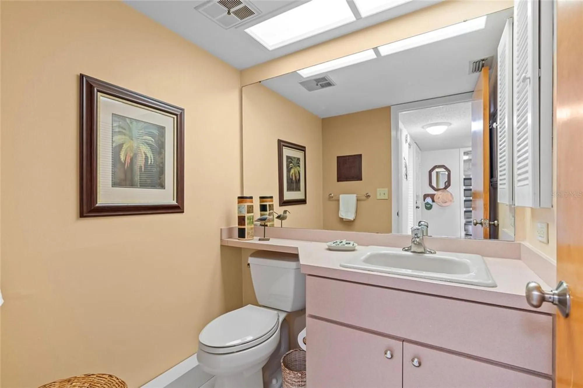 Property Slideshow image 24 of 46 | 2502 royal pines cir # 5a, Clearwater, FL, 33763