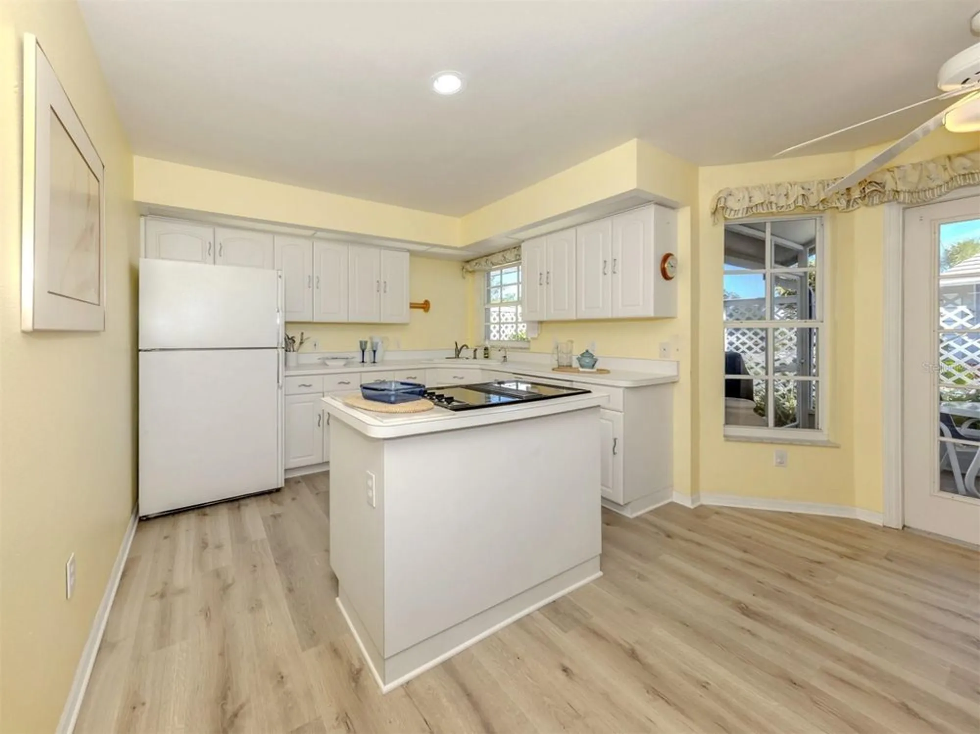 Property Slideshow image 12 of 83 | 503 clubside cir 47, Venice, FL, 34293