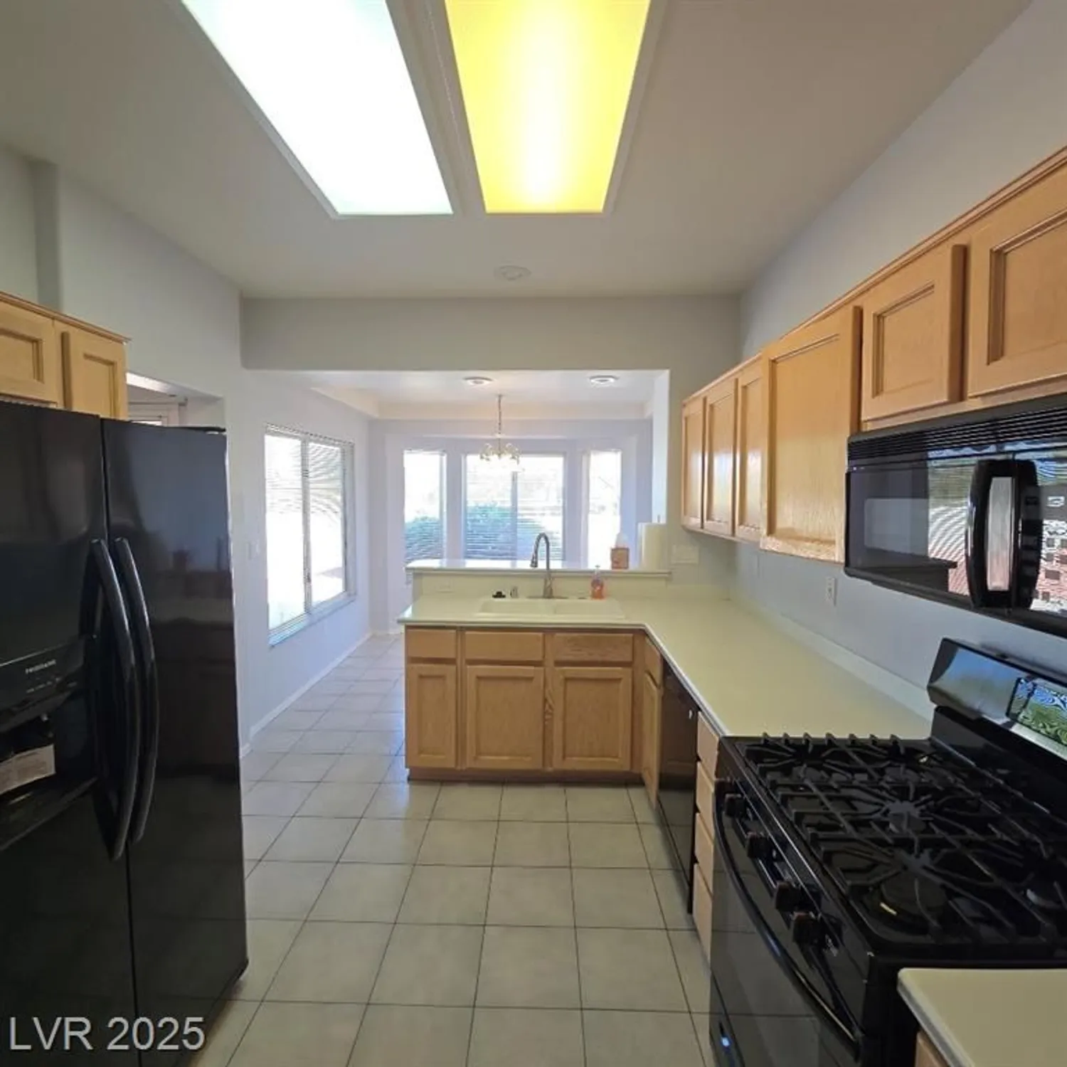 Property Slideshow image 10 of 38 | 10713 paradise point dr, Las Vegas, NV, 89134