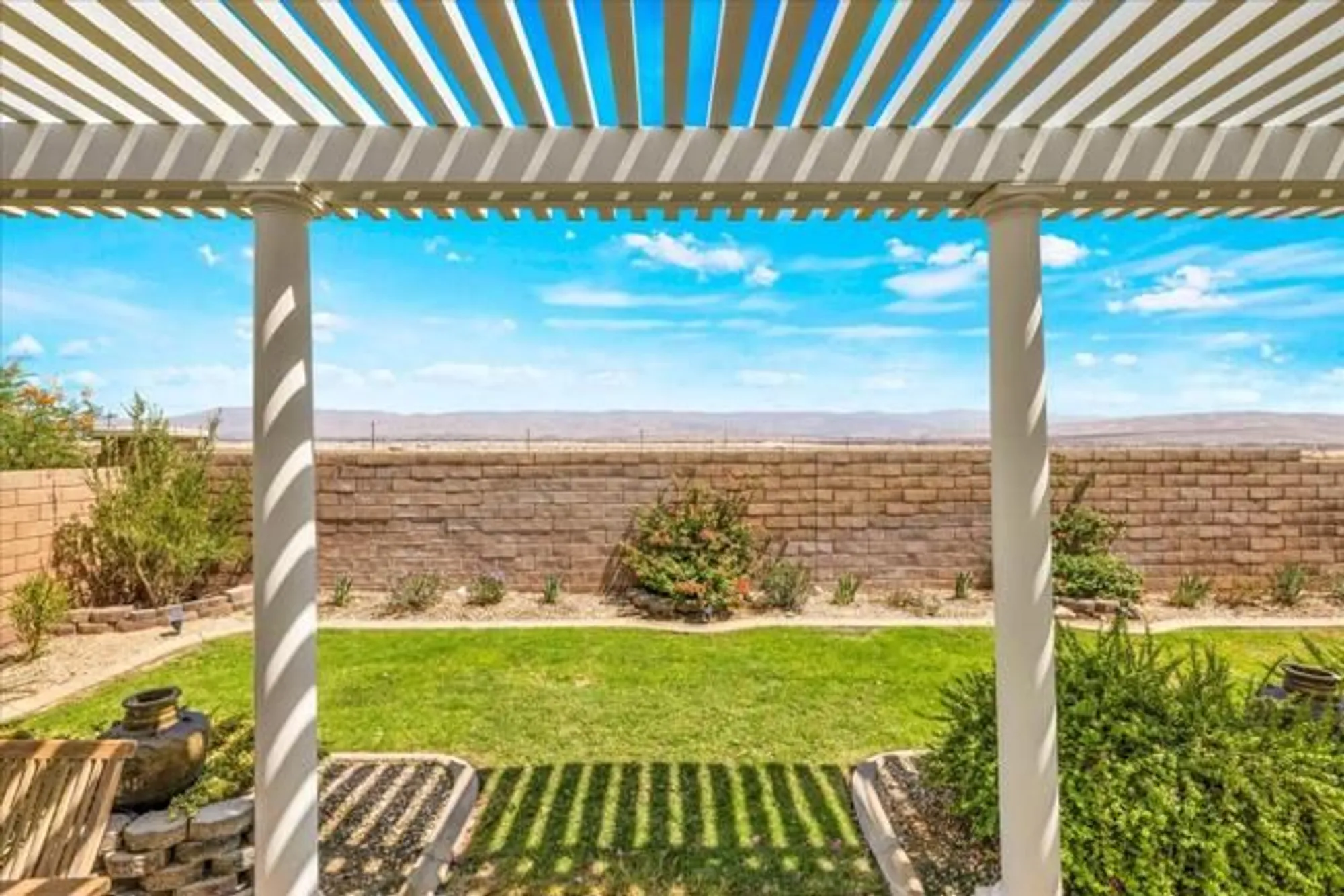 Property Slideshow image 9 of 48 | 2090 savanna way, Palm Springs, CA, 92262