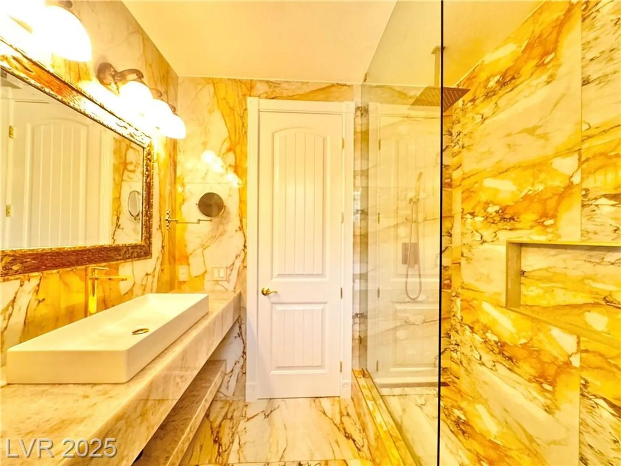 Property Slideshow image 22 of 47 | 4596 bersaglio st, Las Vegas, NV, 89135