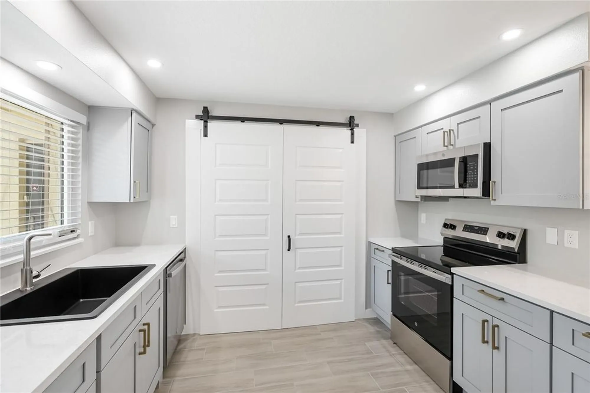 Property Slideshow image 5 of 26 | 4444 narraganset trl 96, Sarasota, FL, 34233