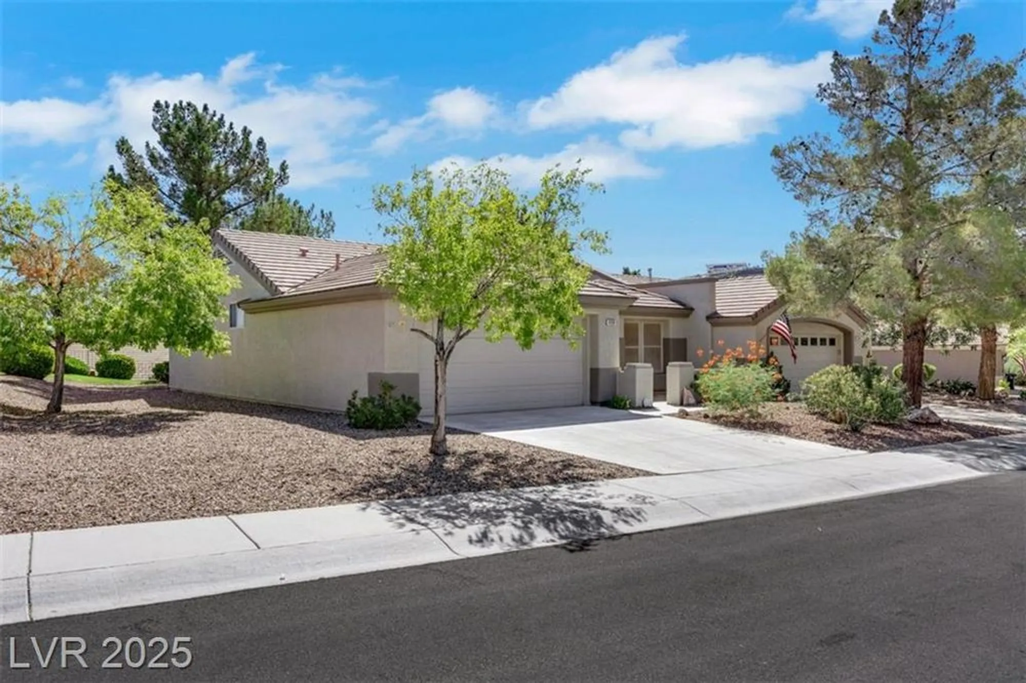 Property Slideshow image 2 of 31 | 498 elm crest pl, Henderson, NV, 89012