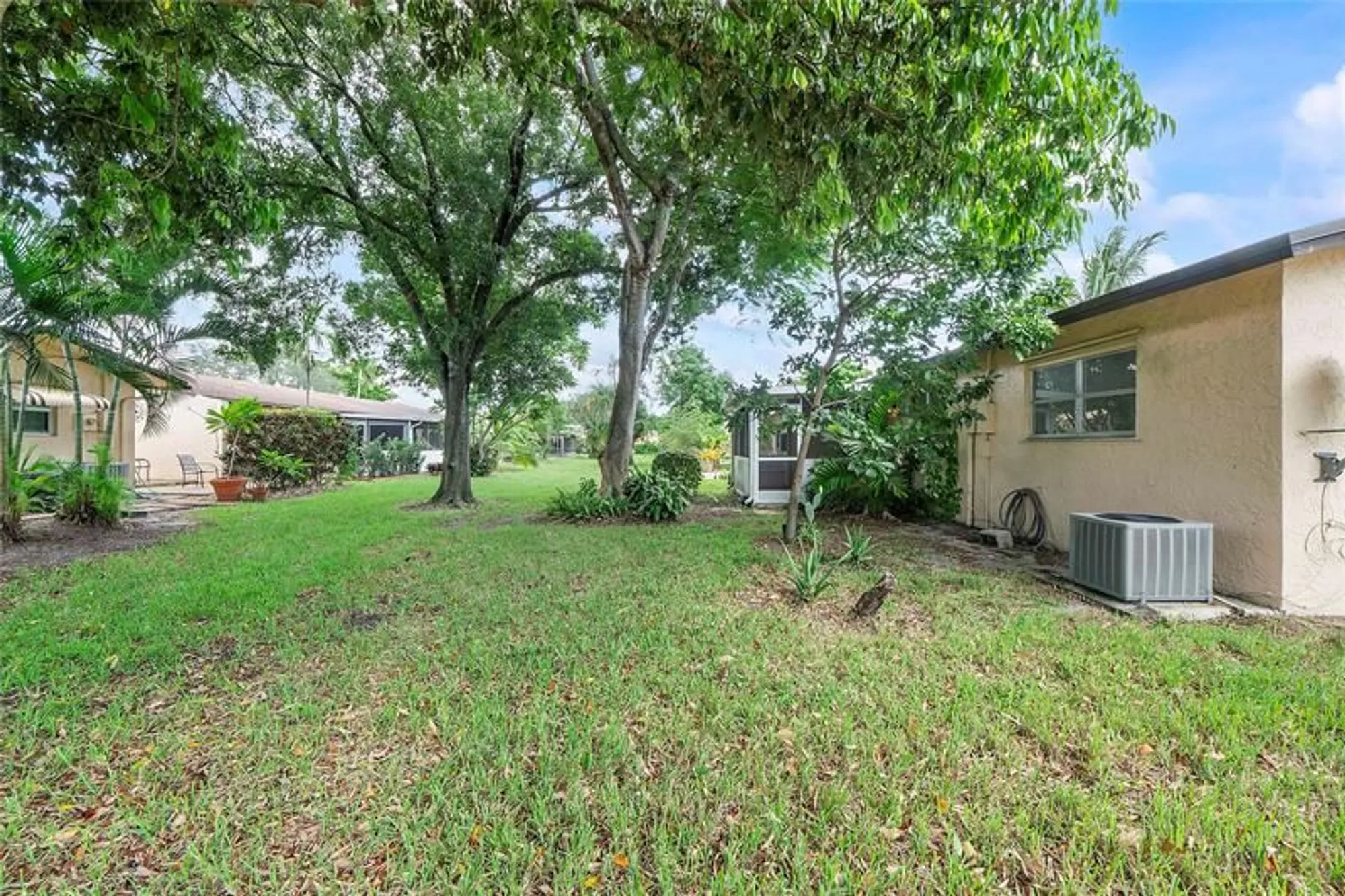 Property Slideshow image 15 of 21 | 7708 margate blvd, Margate, FL, 33063