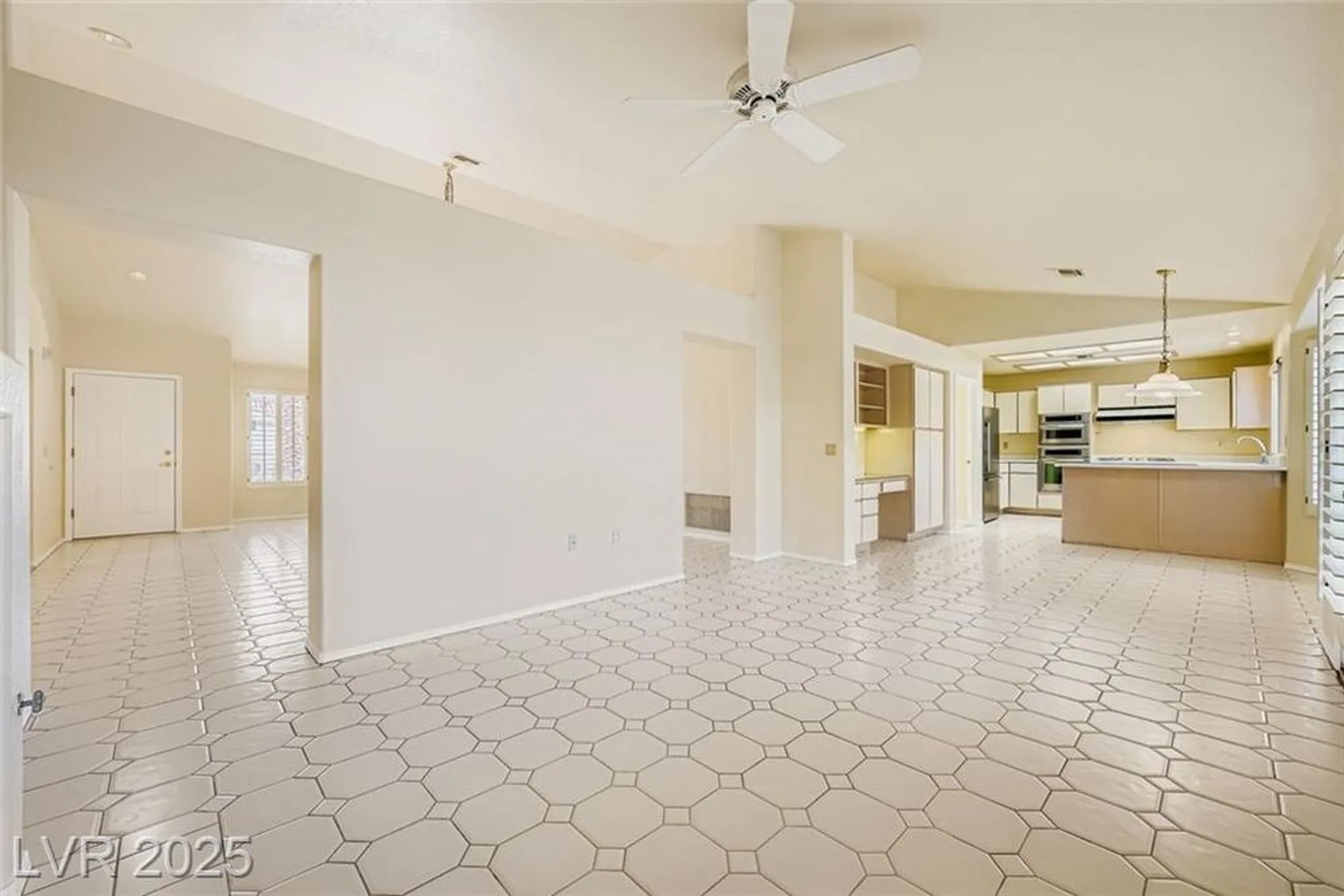 Property Slideshow image 17 of 29 | 2517 desert butte dr, Las Vegas, NV, 89134